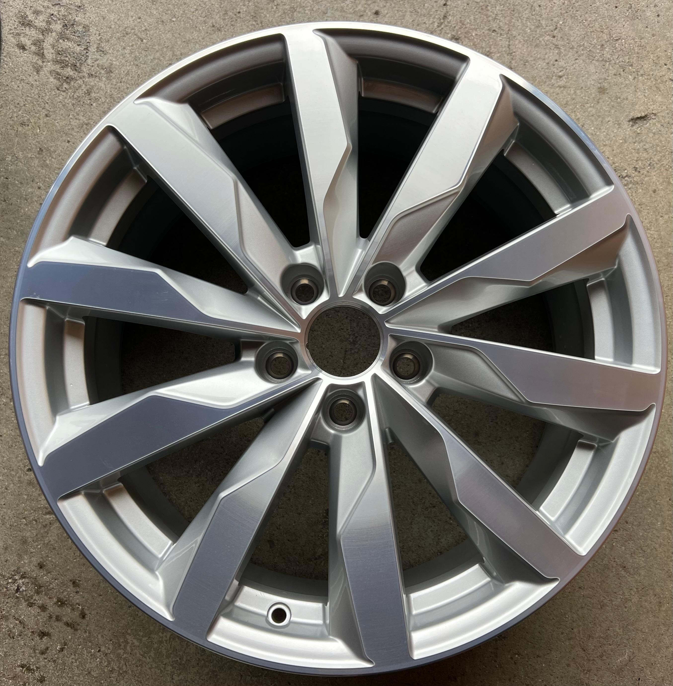1 X ORIGINAL 18" ALUFELGE FELGE AUDI A4 8W 8W0601025S 8x18 ET40 FREIHAUS