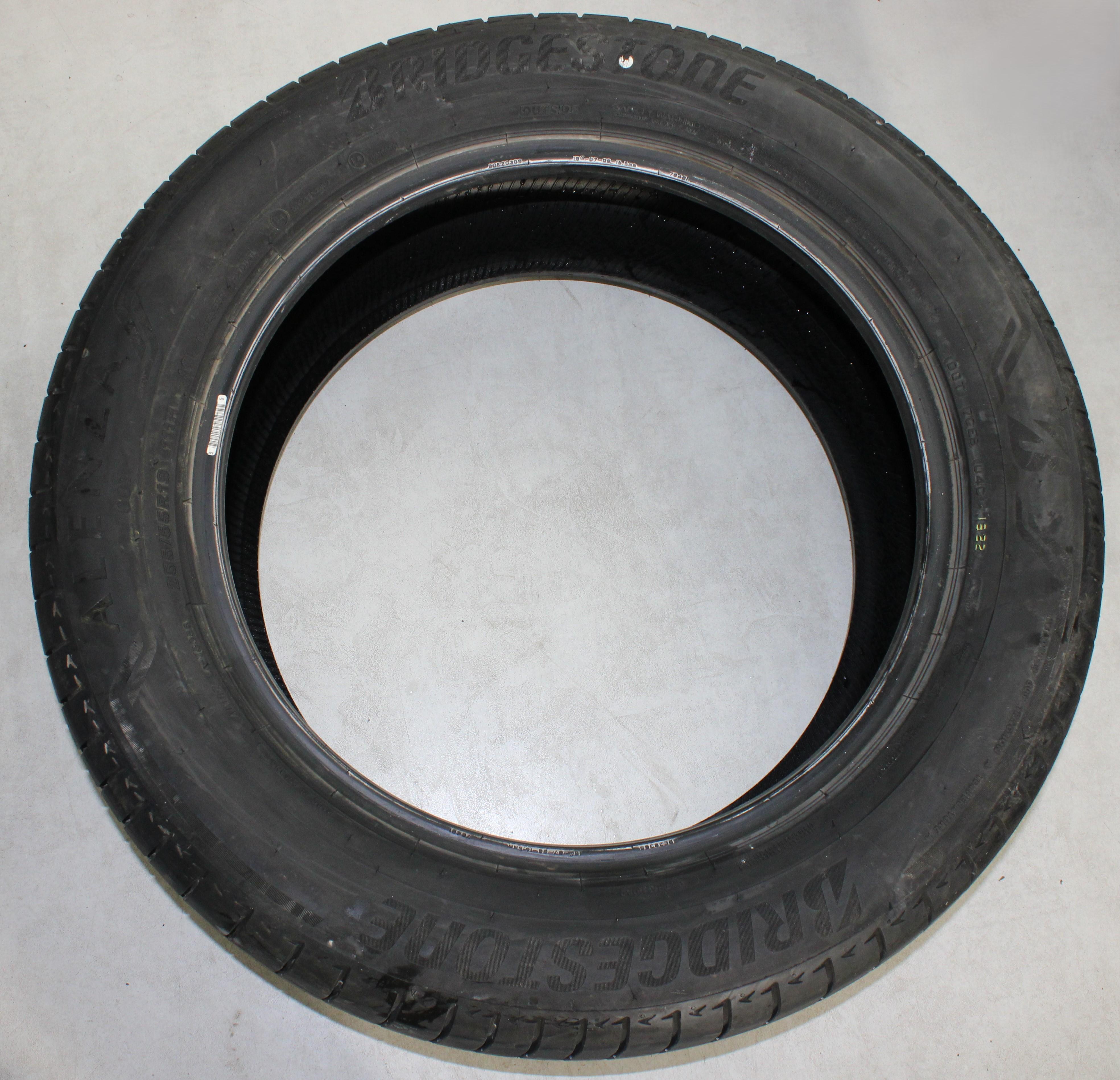 4 x 255/55R19 111H Sommerreifen Bridgestone Alenza 001 AO Volles Profil 2022