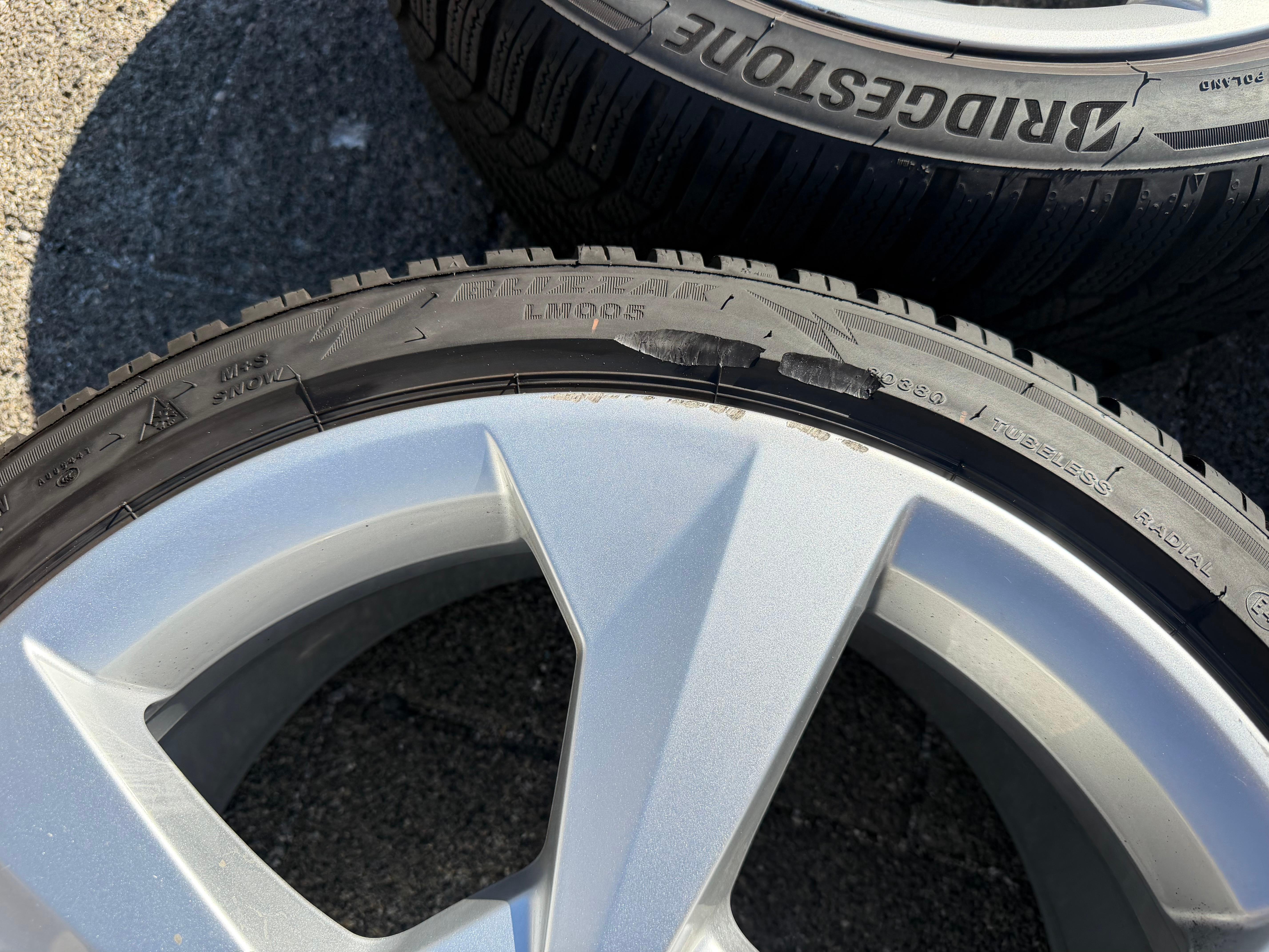 4 Original 18" Alu Winterräder Audi A3 S3 8Y 8Y0601025J 225/40R18 92V Bridgestone 2022
