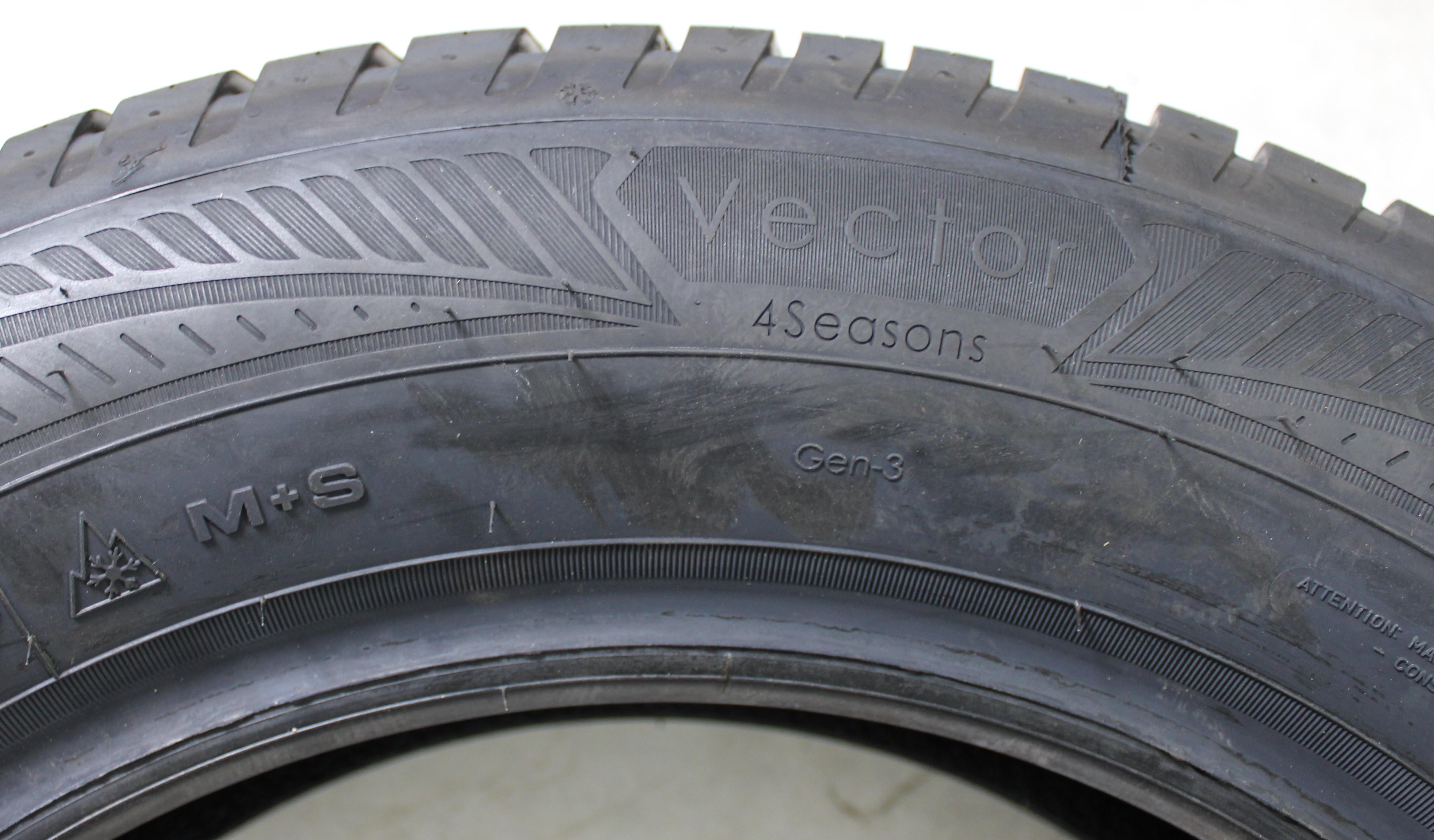 4 x 195/65R15 95V pneus toutes saisons Goodyear Vector 4 Seasons GEN-3 2024 XL