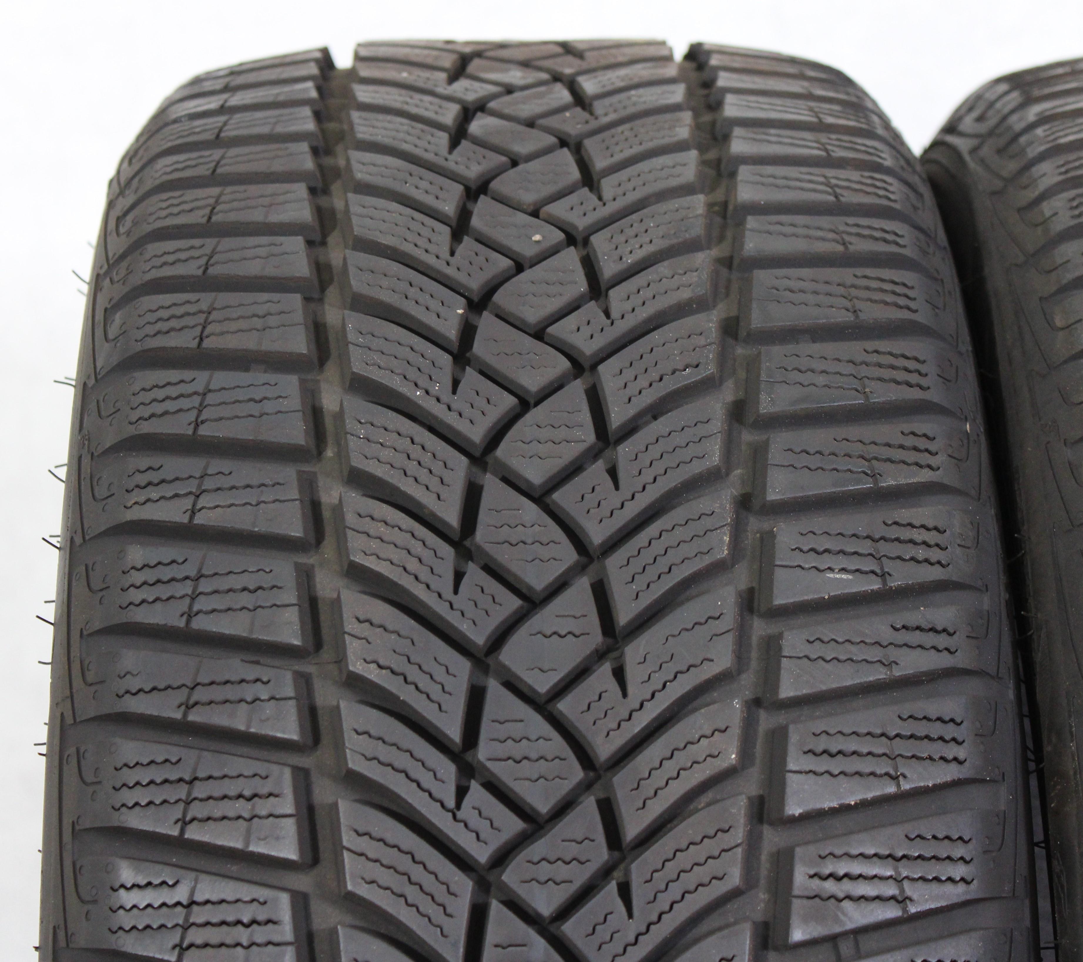 2 x 215/45R16 90V pneus hiver Goodyear Ultra Grip Performance GEN-1 7mm 2018