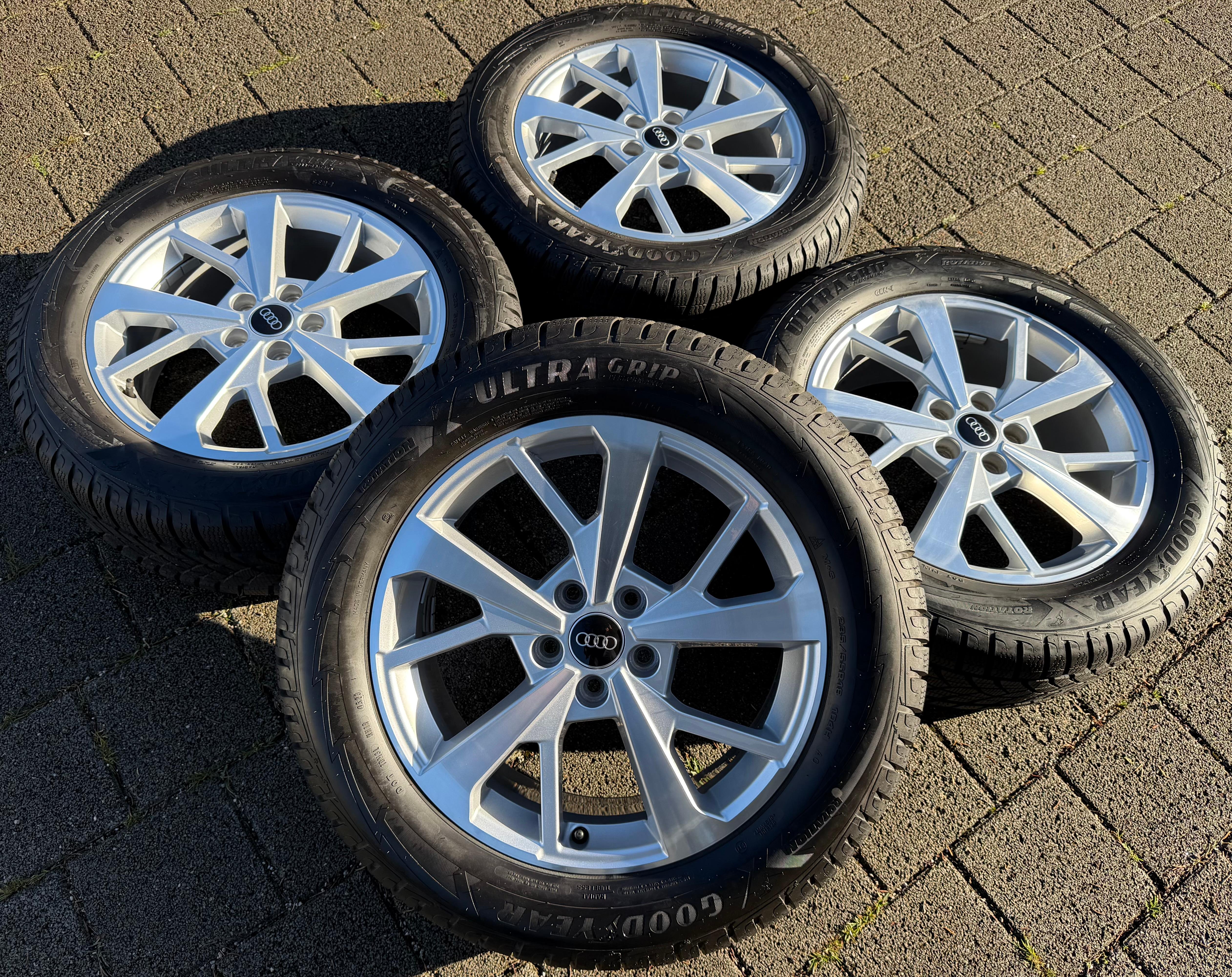 4 Original 18" Alu Winterräder Audi Q3 F3 83A 83A601025J 235/55R18 104H Goodyear