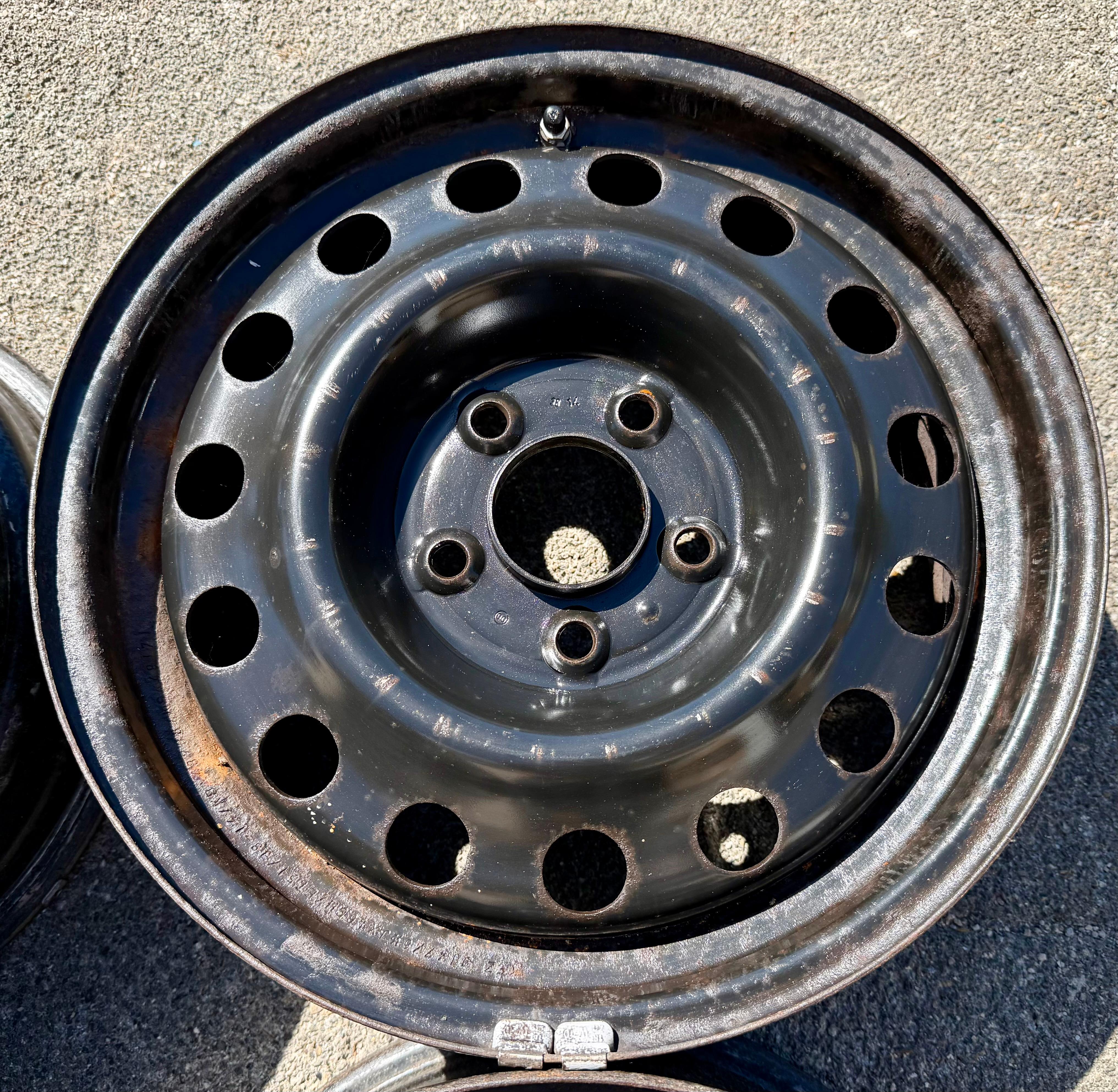 4 cerchi in acciaio da 16" per KIA CEED CD JD e HYUNDAI i30 GDE, 6,5x16 ET45, 5x114,3, con sistema di monitoraggio della pressione dei pneumatici (TPMS)