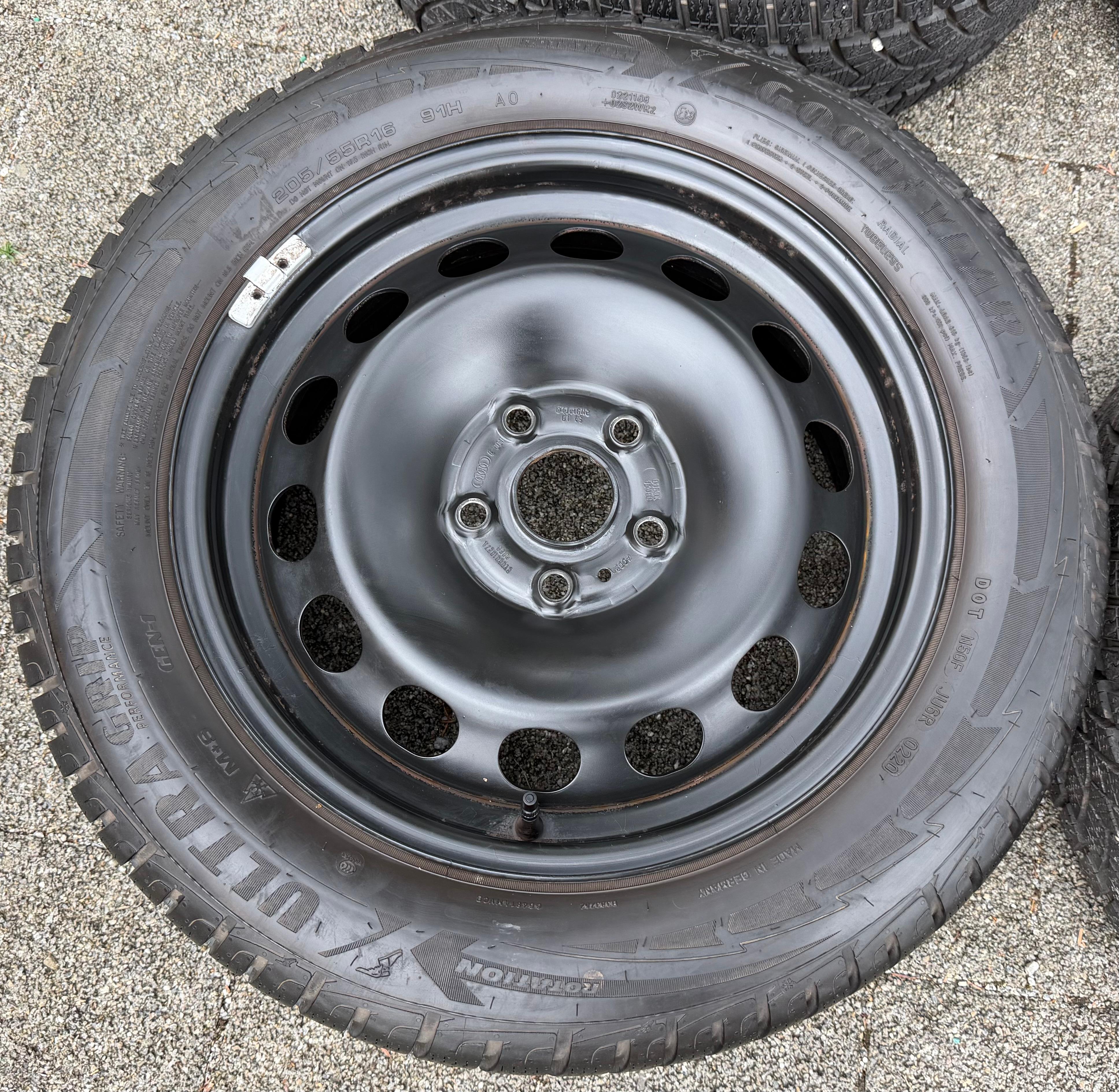 4 ruedas de invierno Audi A3 8V Sportback Cabrio 205/55R16 91H Goodyear 8V0601027A 2020