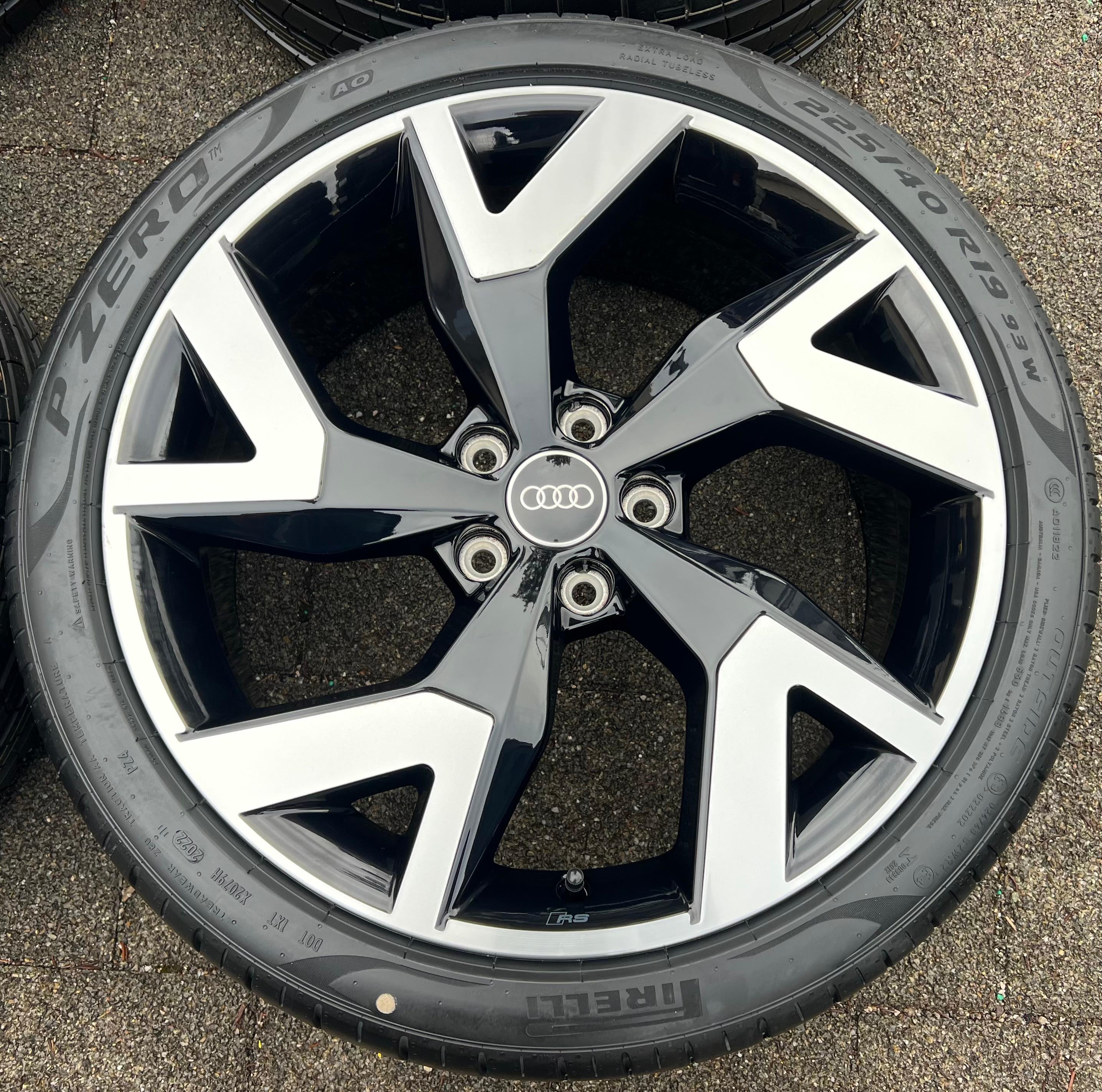 4 RUEDAS DE VERANO ORIGINALES DE ALEACIÓN DE 19" AUDI A3 S3 8Y ALLSTREET 8Y0601025AE 225/40R19 92W PIRELLI NUEVAS