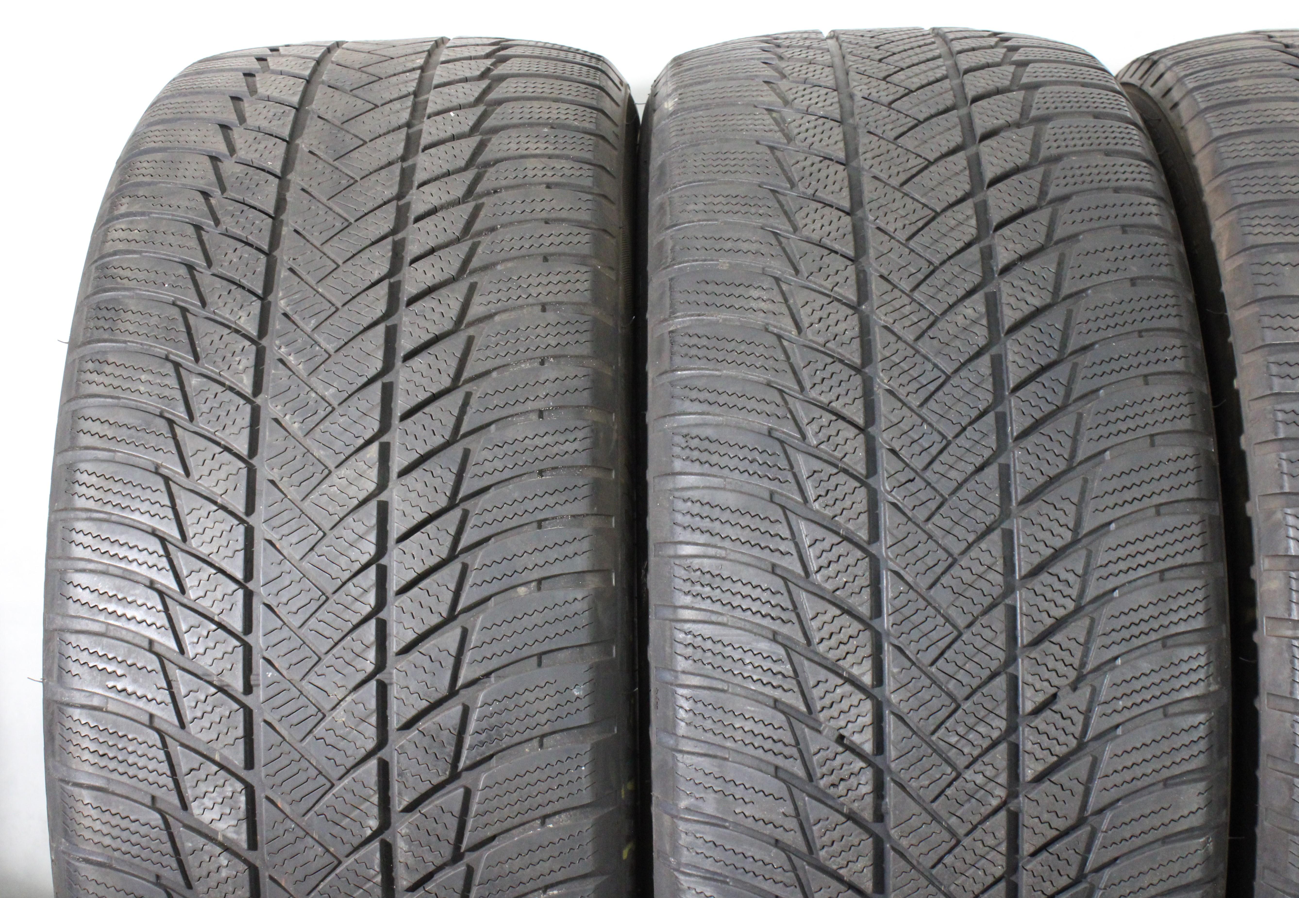 4 x 275/45R20 110V Winterreifen Bridgestone Blizzak LM001 * Runflat 5-5,5mm 2021
