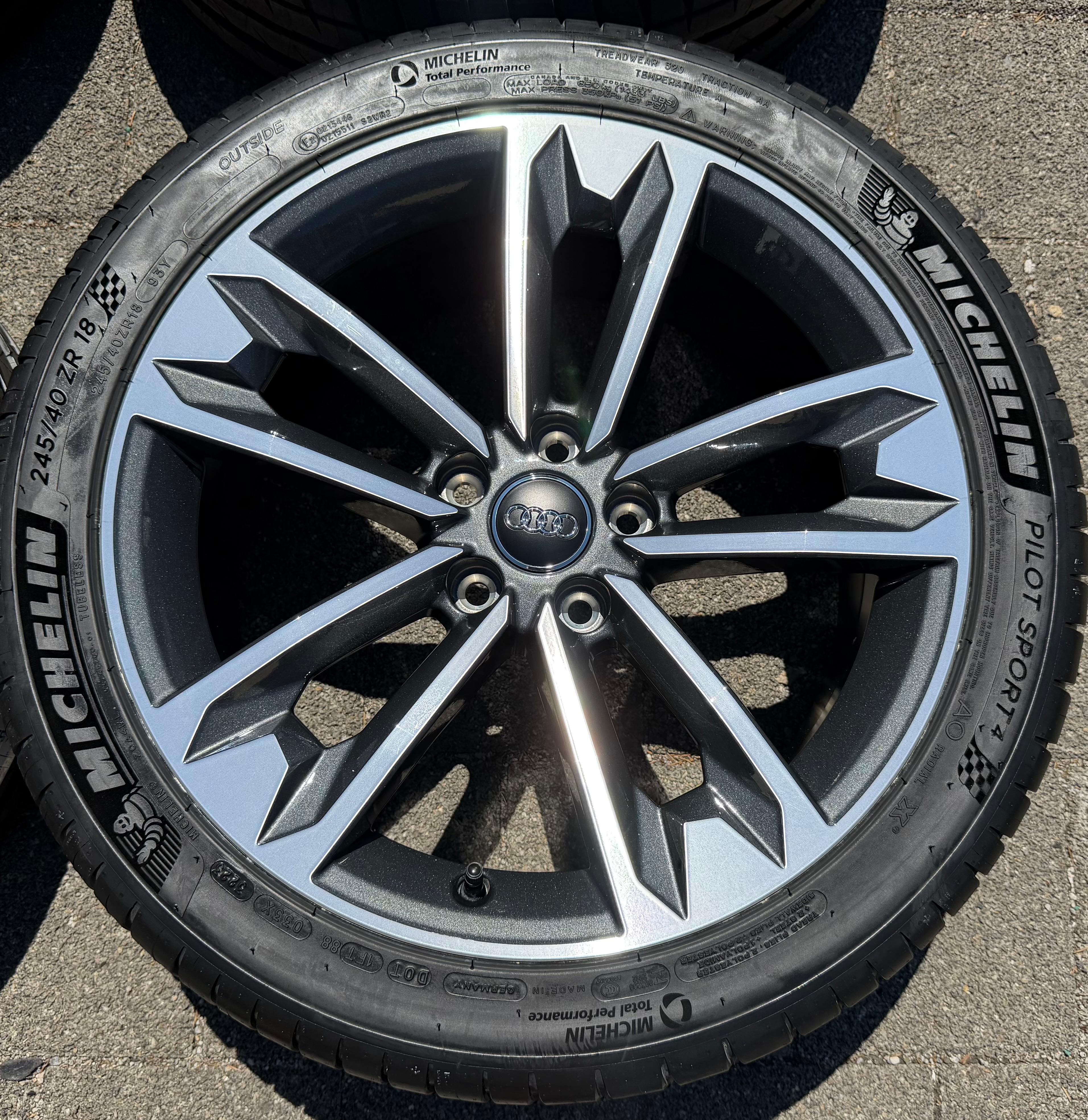 4 cerchi in lega Sommer originali da 18" per Audi A5 S5 8W 8W9601025C 245/40R18 93Y Michelin NUOVI