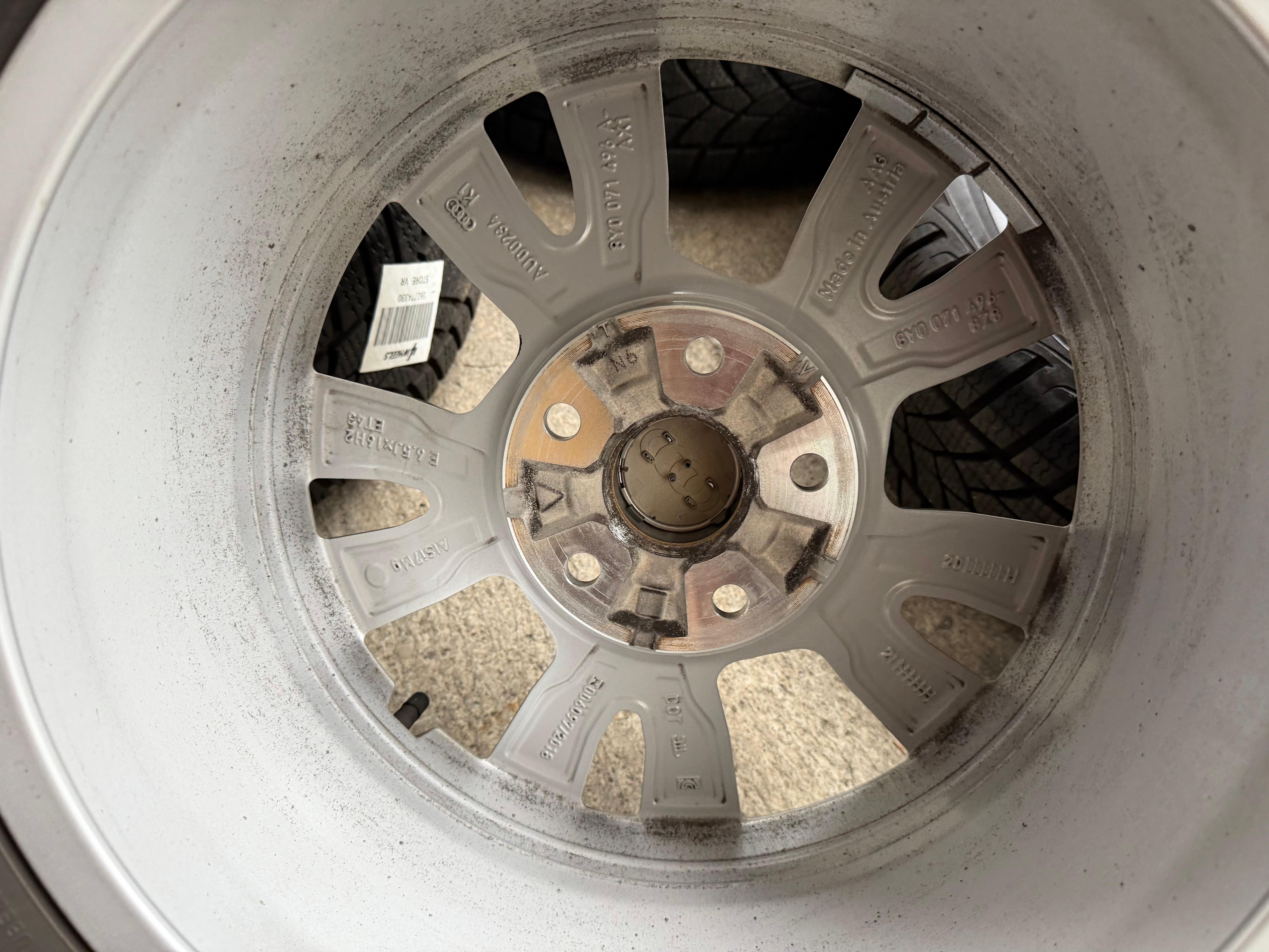 4 Original Alu Winterräder Audi A3 8Y 8Y0071496 205/55R16 91H Goodyear