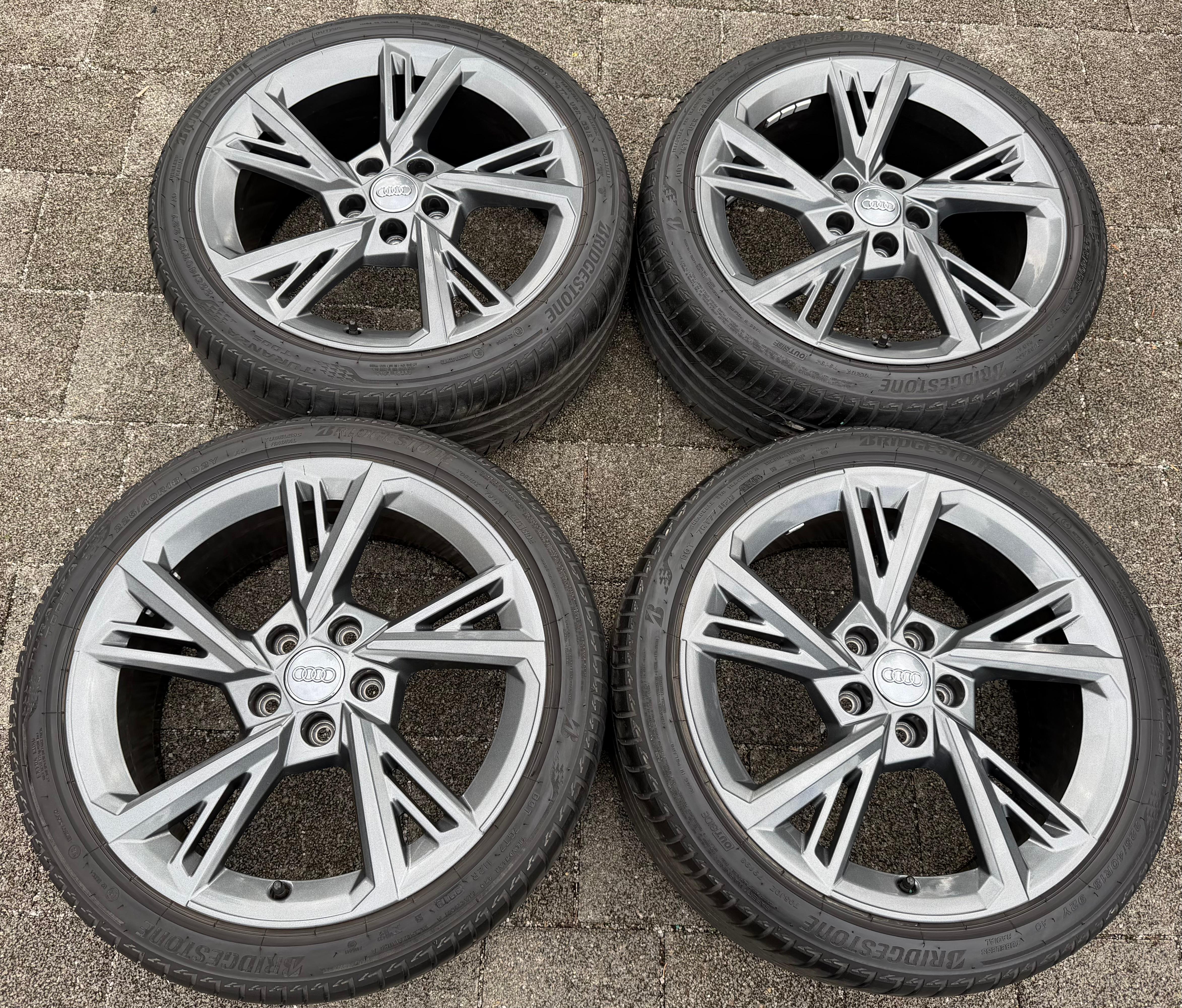 4 Original 18" Alu Sommerräder Audi A3 8Y S3 8Y0601025G 225/40R18 92Y Bridgestone