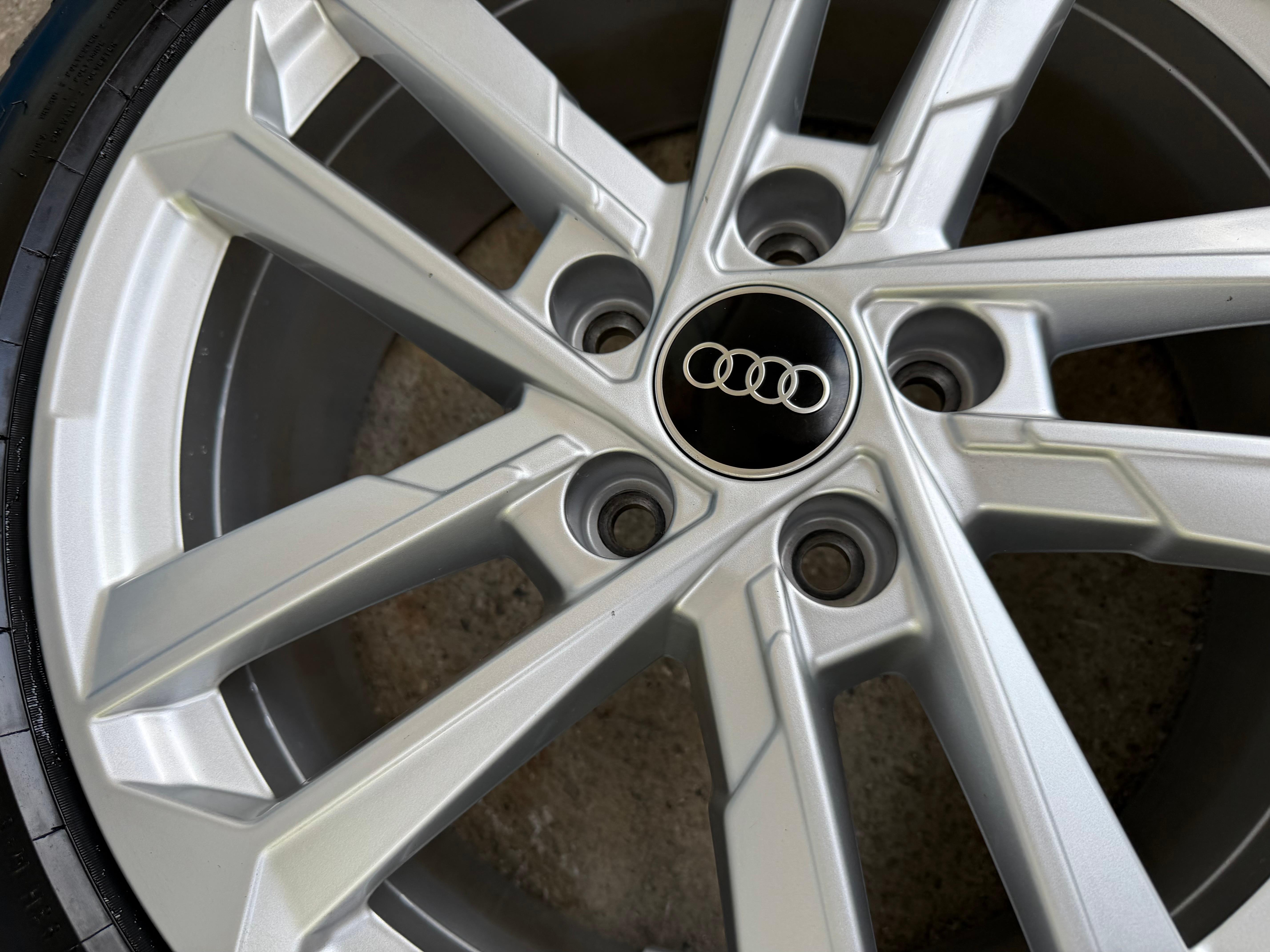4 Original 17" Alu Winterräder Audi A3 S3 8Y 8Y0601025L 205/50R17 93H Pirelli