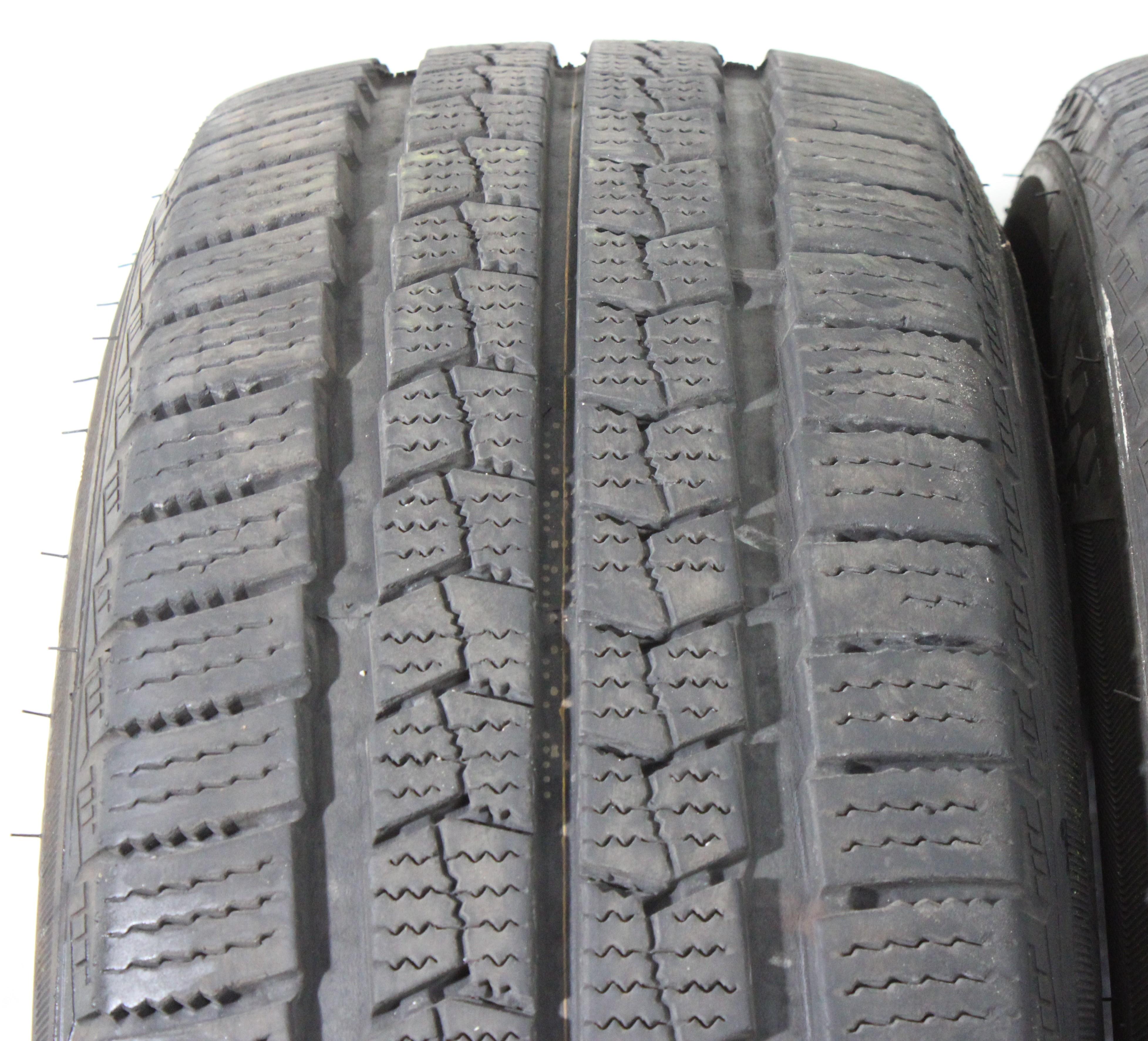 2 x 235/65R16C 121/119R Winterreifen Nexen Winguard WT1 in der Mitte 8-8,5mm und auf den Schultern 6,5-7mm. 2025
