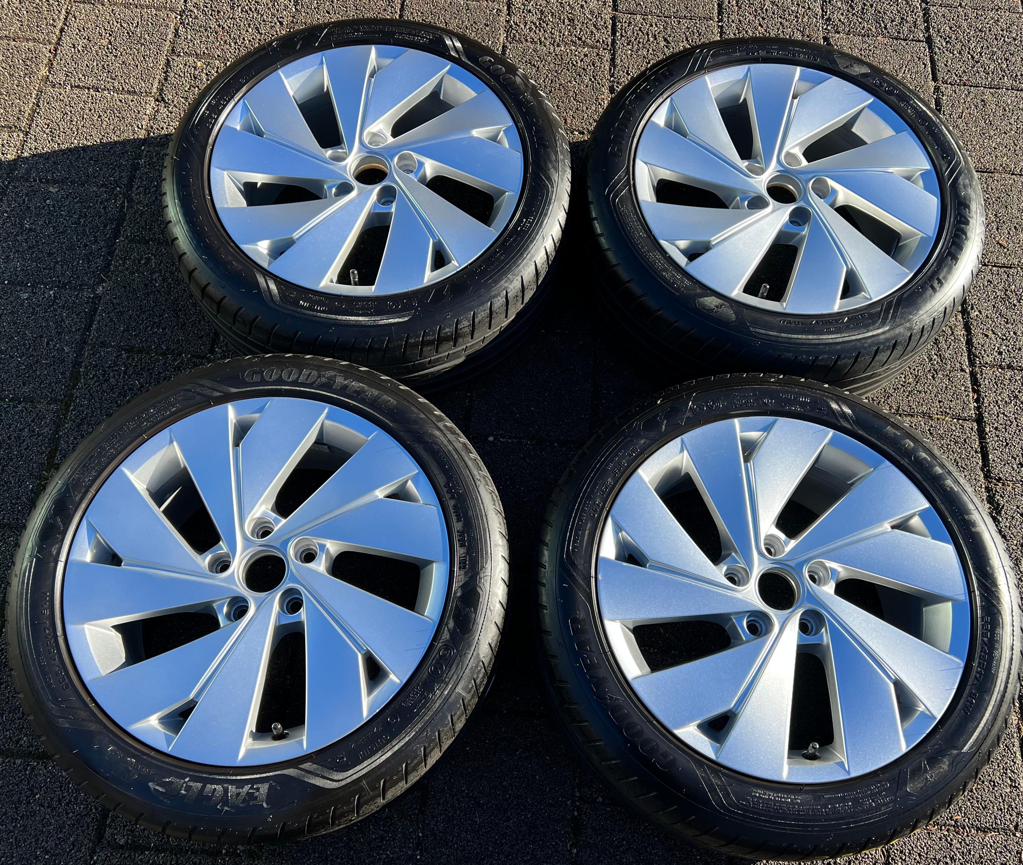 4 CERCHI ESTIVI IN ALLUMINIO ORIGINALI DA 17" VW GOLF 8 VIII 225/45R17 91W GOODYEAR BELMONT CONSEGNA GRATUITA