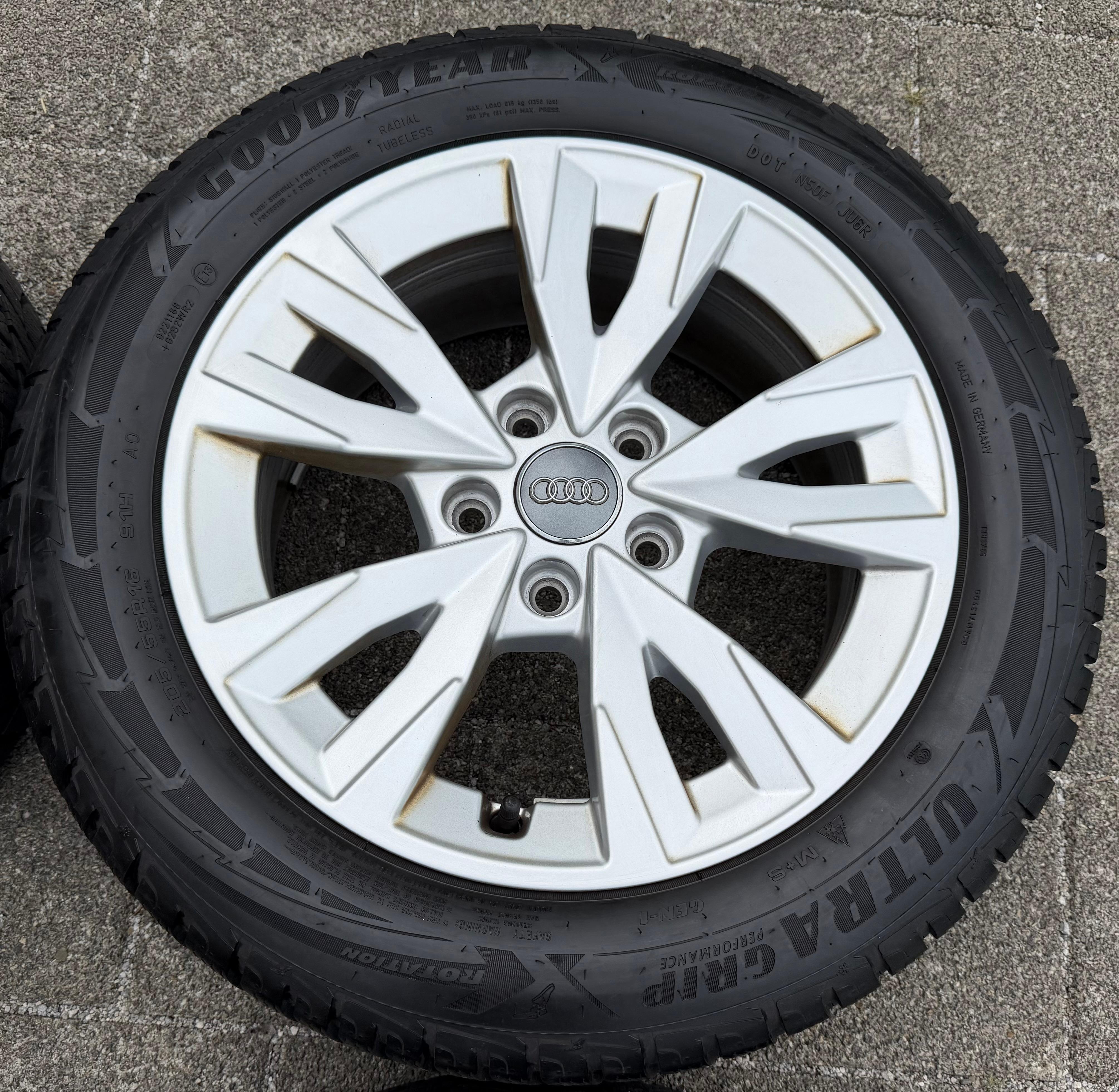 4 Original Alu Winterräder Audi A3 8Y 8Y0071496 205/55R16 91H Goodyear