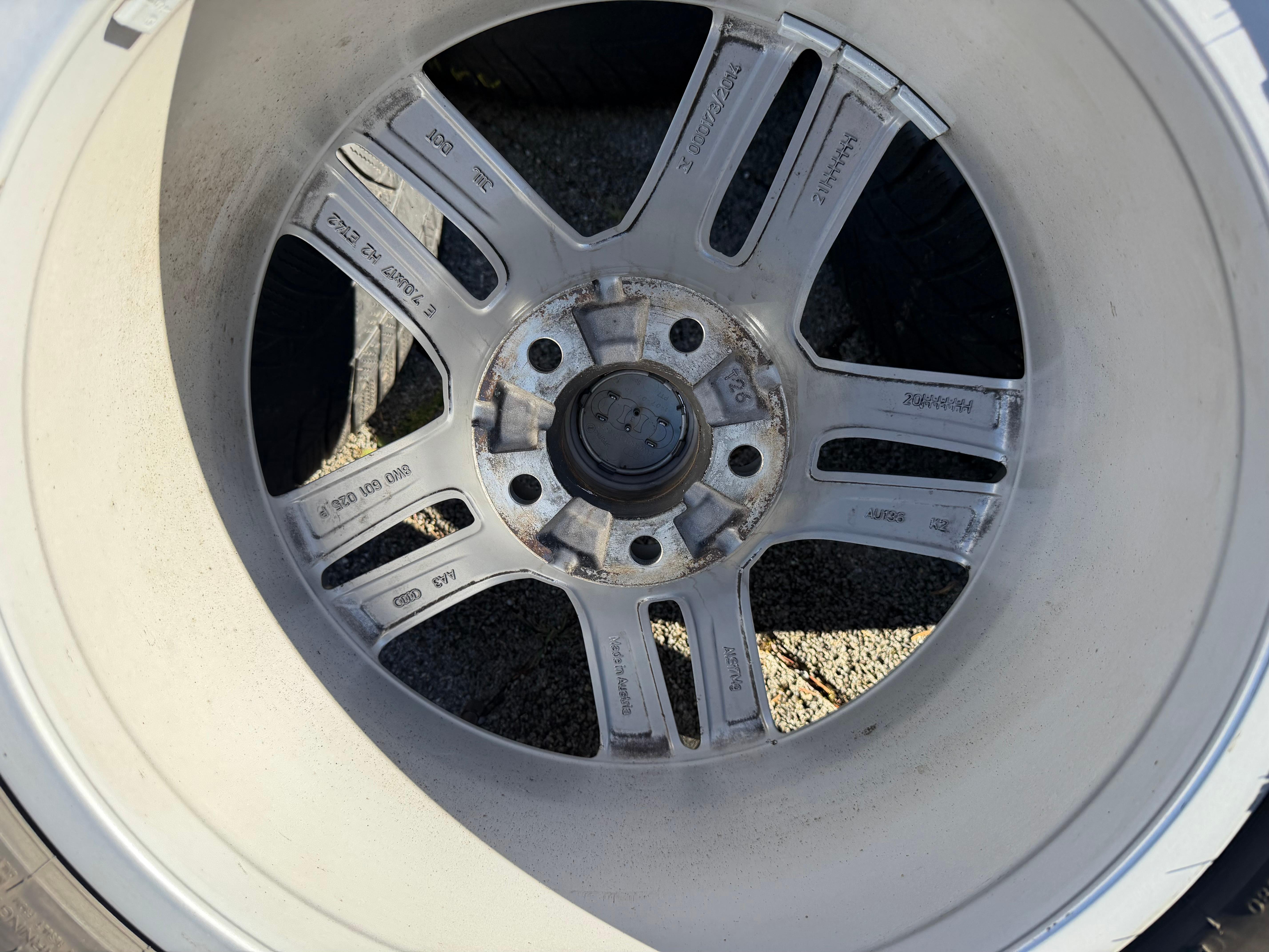 4 Original 17" Alufelgen Audi A4 8W B9 8W0601025P 7x17 ET42 Felgen