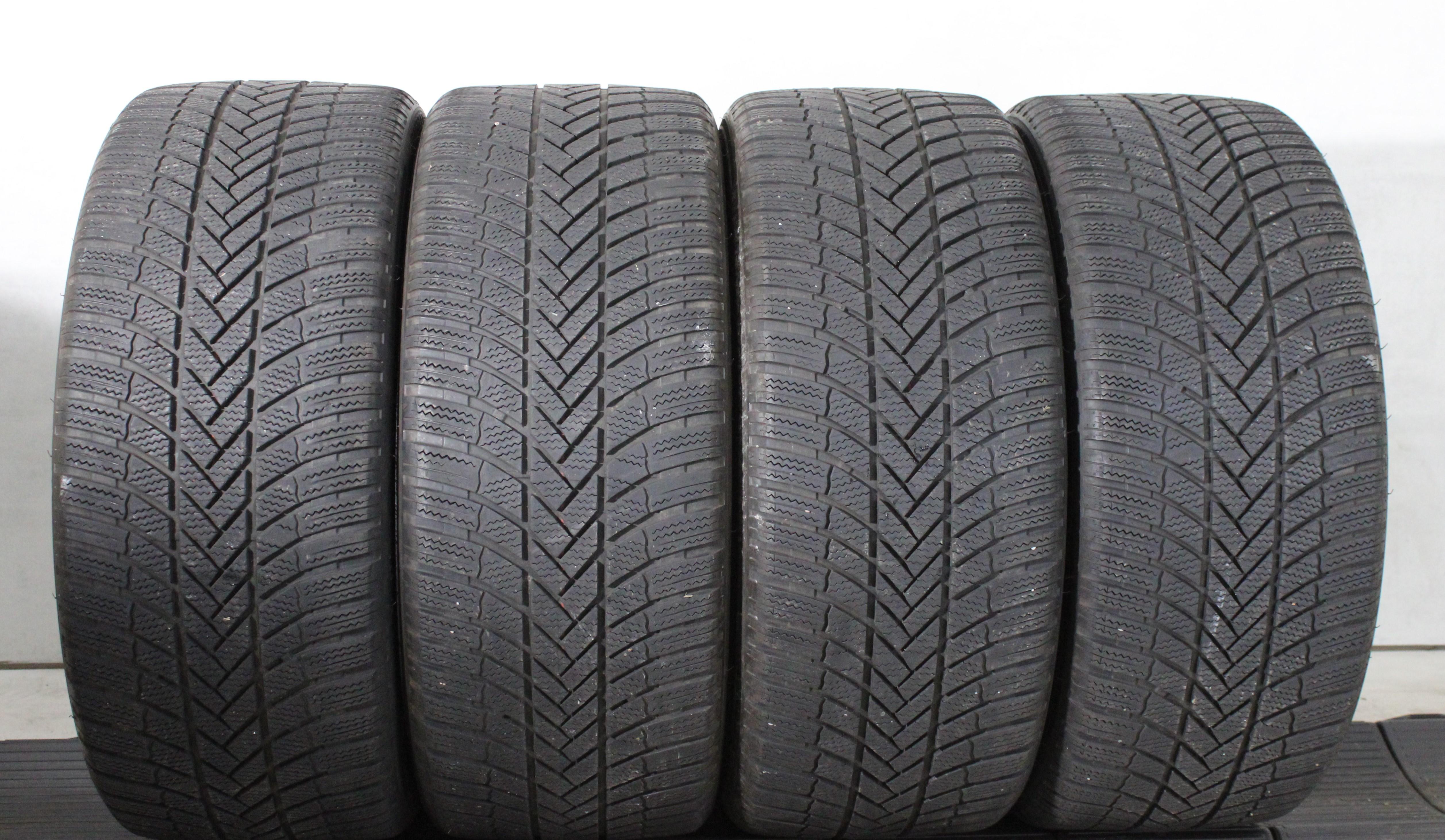 4 x 245/40R19 98V Winterreifen Bridgestone Blizzak LM005 5mm 2021