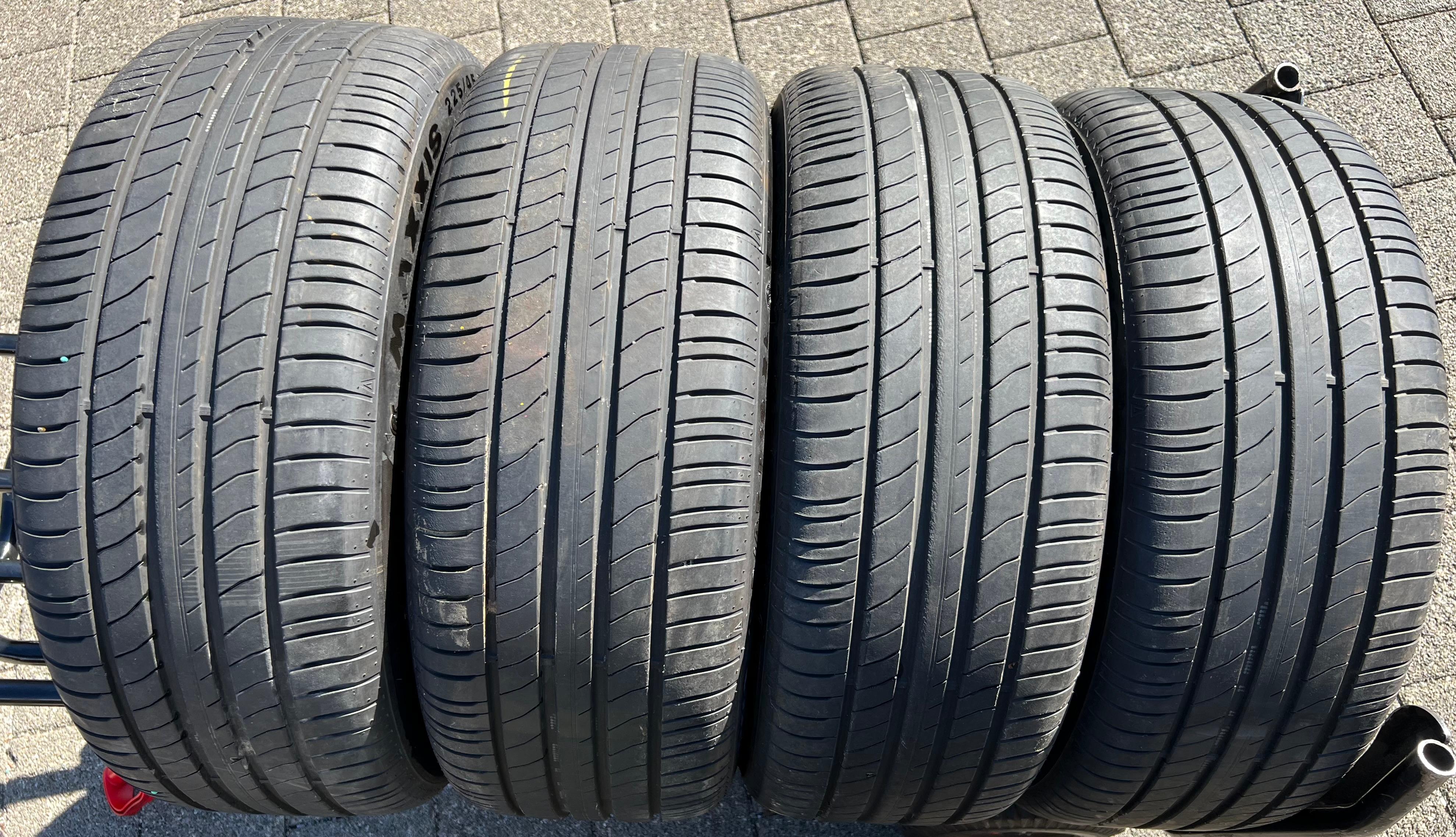 4 ROUES D'ÉTÉ ORIGINALES 18" EN ALUMINIUM BMW SÉRIE 1 F70 5A35E68 225/45R18 95Y M975