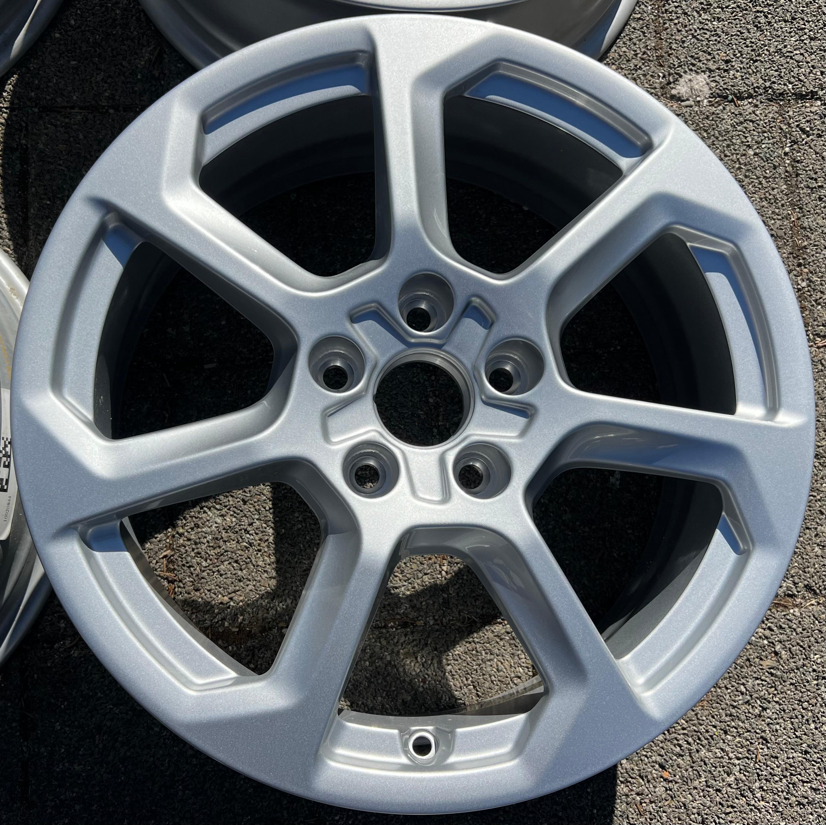 4 JANTES ORIGINALES 17" EN ALU AUDI Q2 GA 81A601025T 6,5x17 ET39 FREIHAUS
