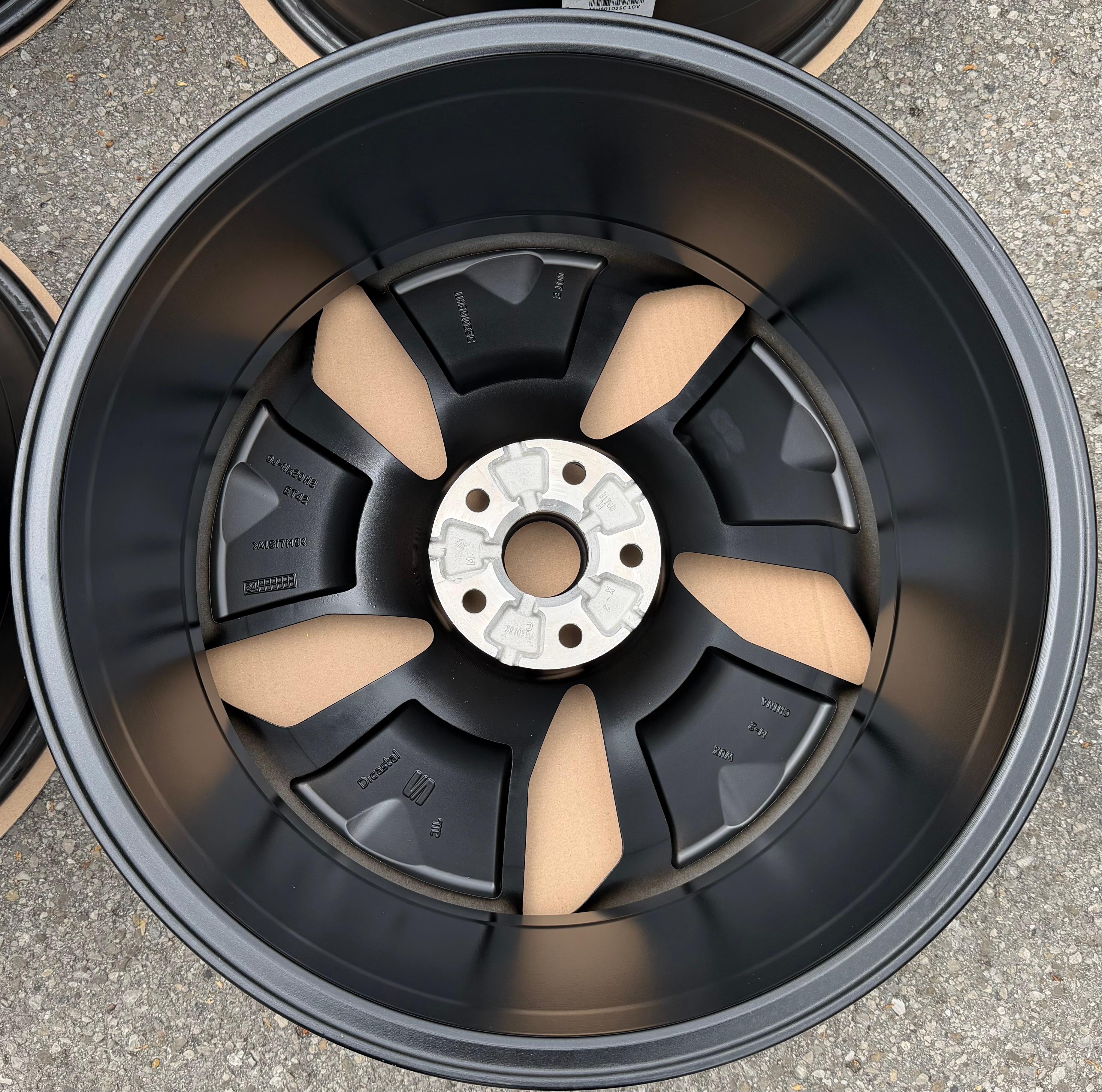 4 cerchi in lega originali da 20" Cupra Tavascan KR1 9x20 ET42 11H601025C, spedizione gratuita