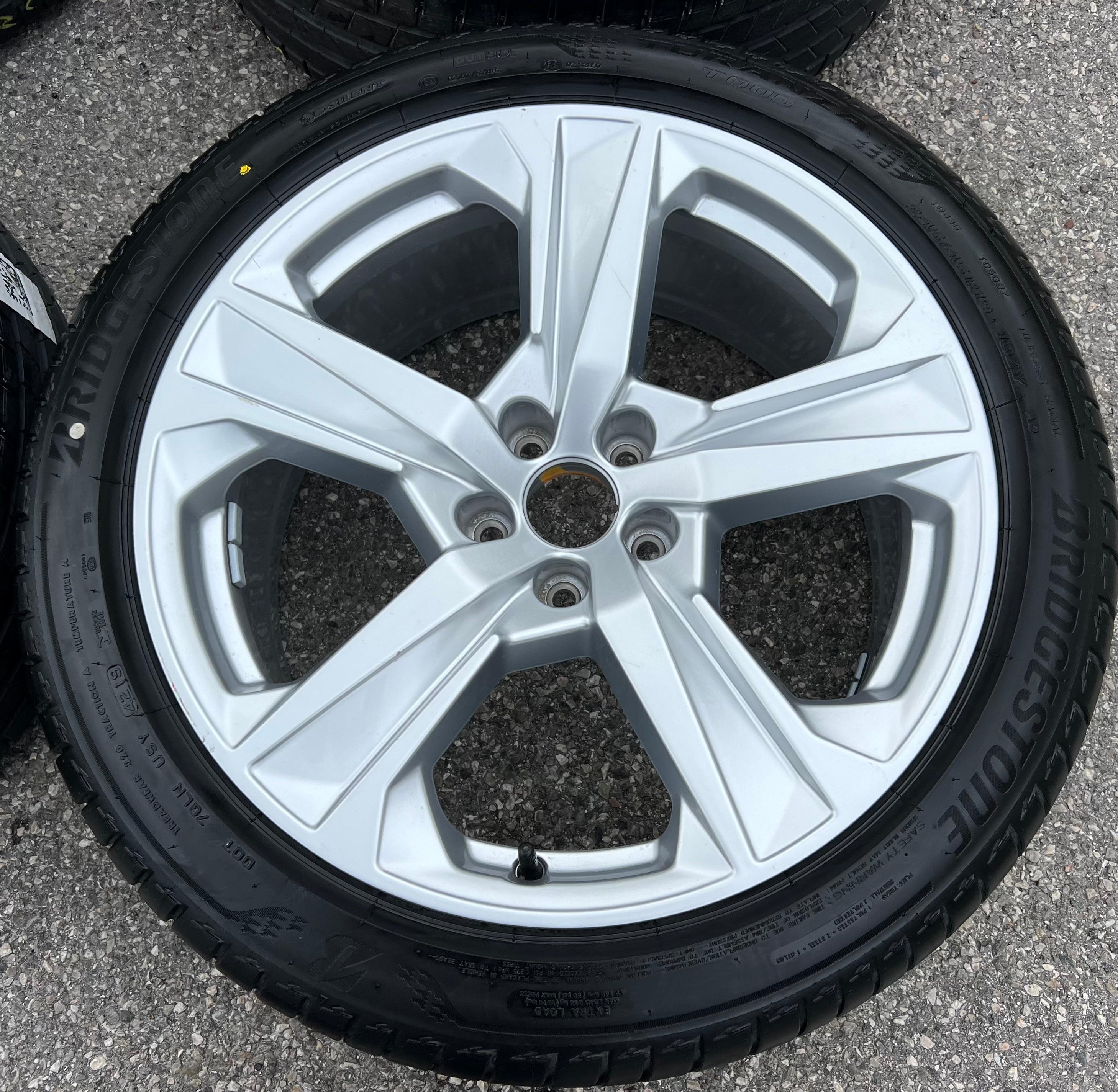 4 ROUES D'ÉTÉ ORIGINALES 19" EN ALUMINIUM AUDI A7 SPORTBACK 4K 4K8601025D 245/45R19 102Y