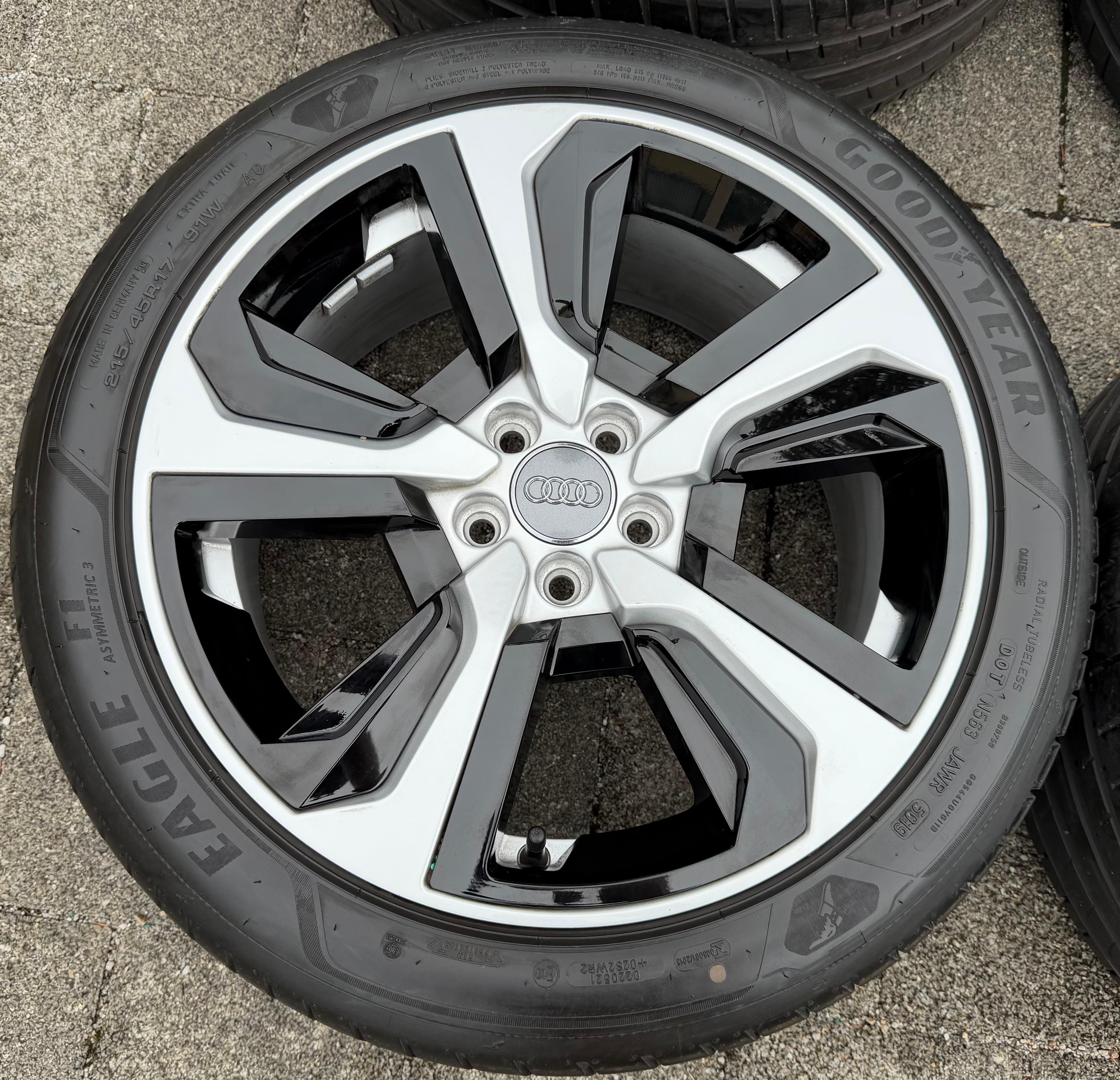 4 ruote estive in lega originali da 17" Audi A1 S1 GB GBA 82A601025AH 215/45R17 91W