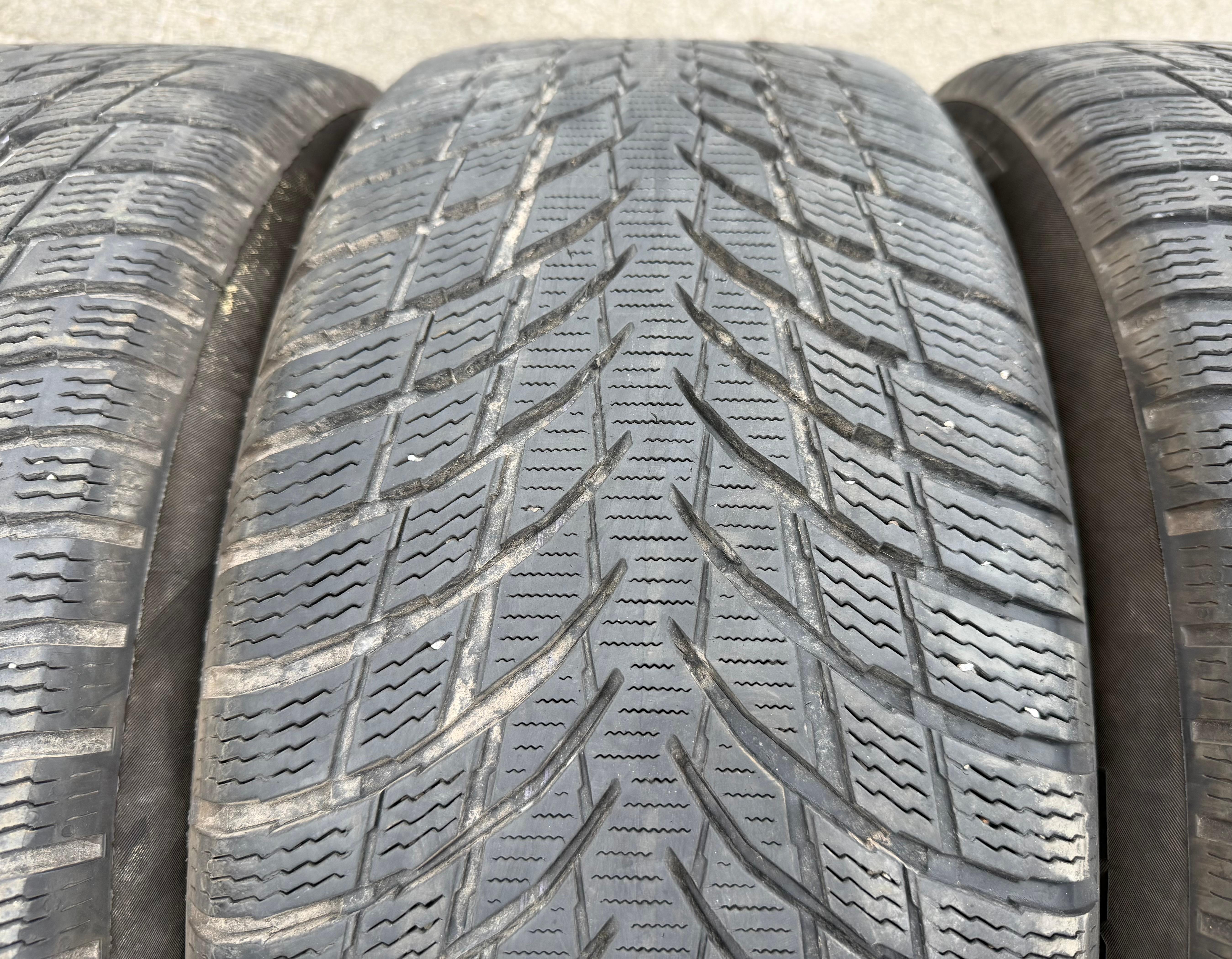 4 aluminium 17" winterwielen VW BUS T5 T6 T6.1 235/55R17 103V XL Nokian