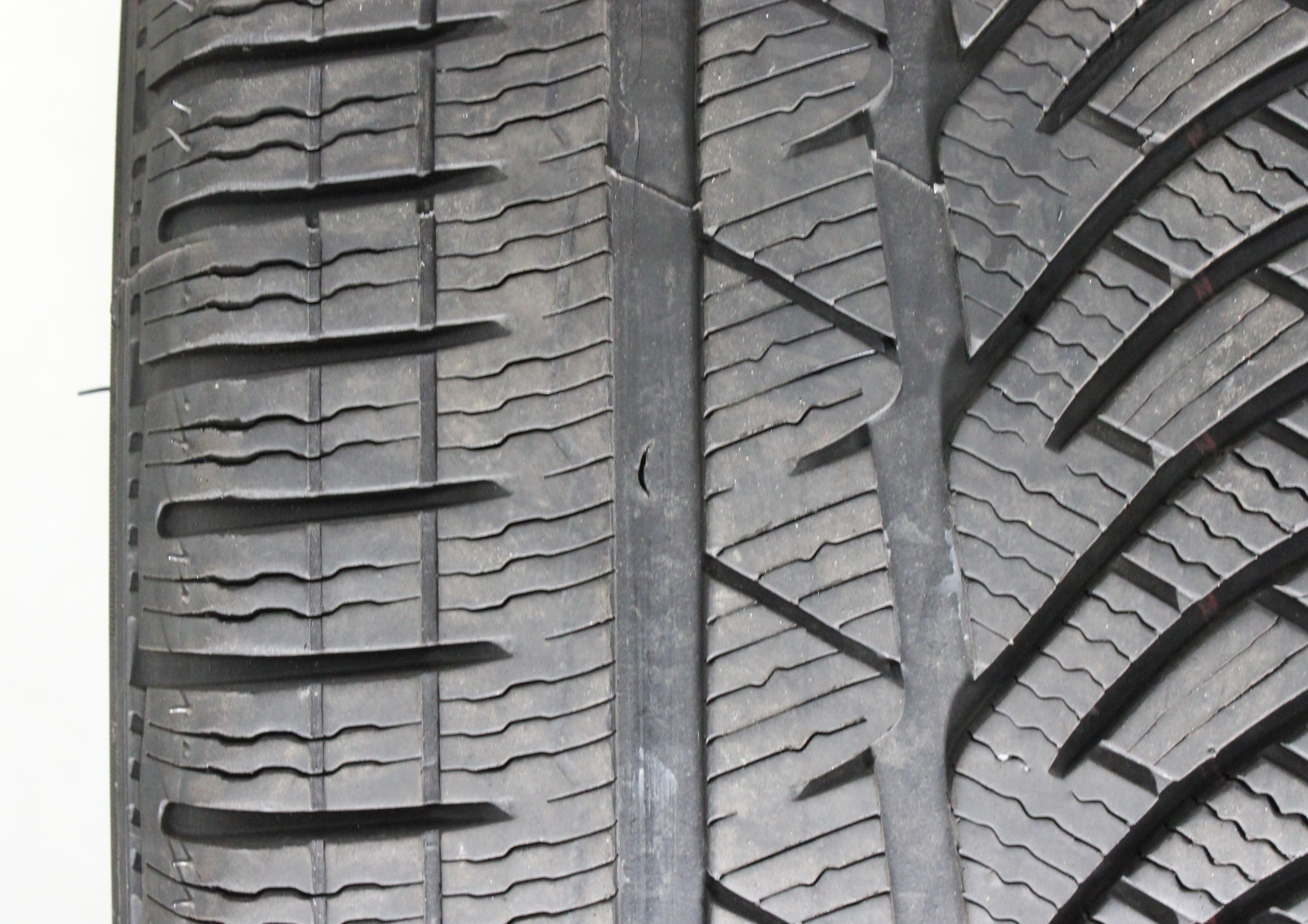 2 x 235/45R19 99V Winterreifen Michelin Pilot Alpin PA4 AO 4,5-5mm 2020 XL