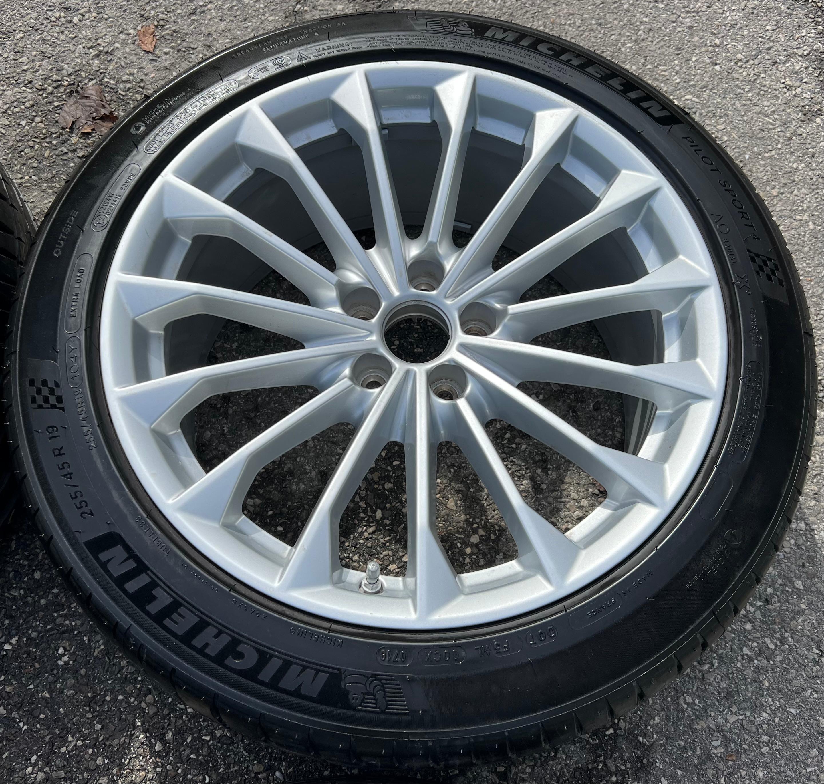 4 ORIGINAL 19" ALU SOMMERRÄDER AUDI A8 4N 255/45R19 104Y 4N0601025B TOP FREIHAUS