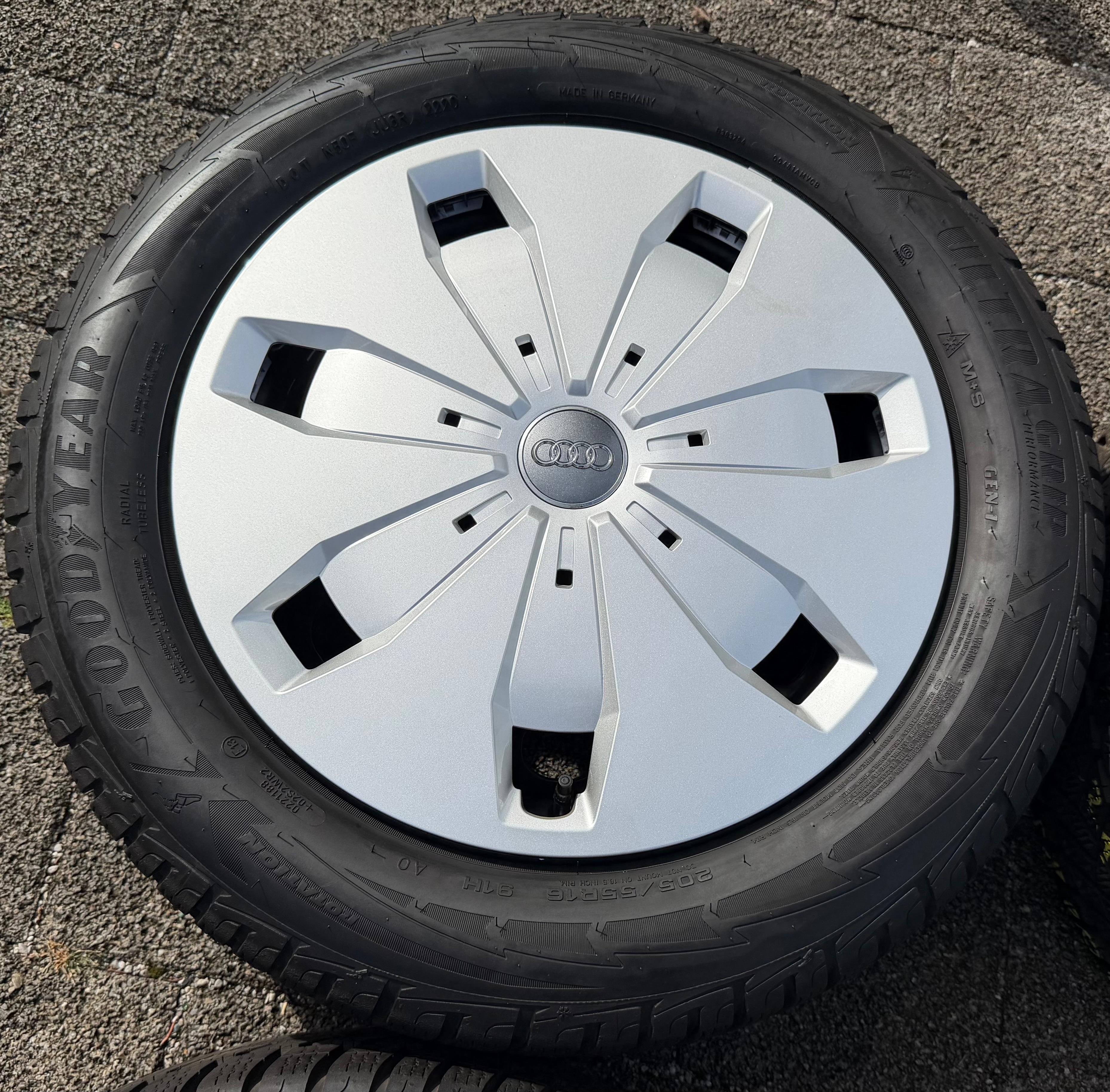4 Winterräder Audi A3 8V Sportback Cabrio  205/55R16 91H Goodyear 8V0601027A