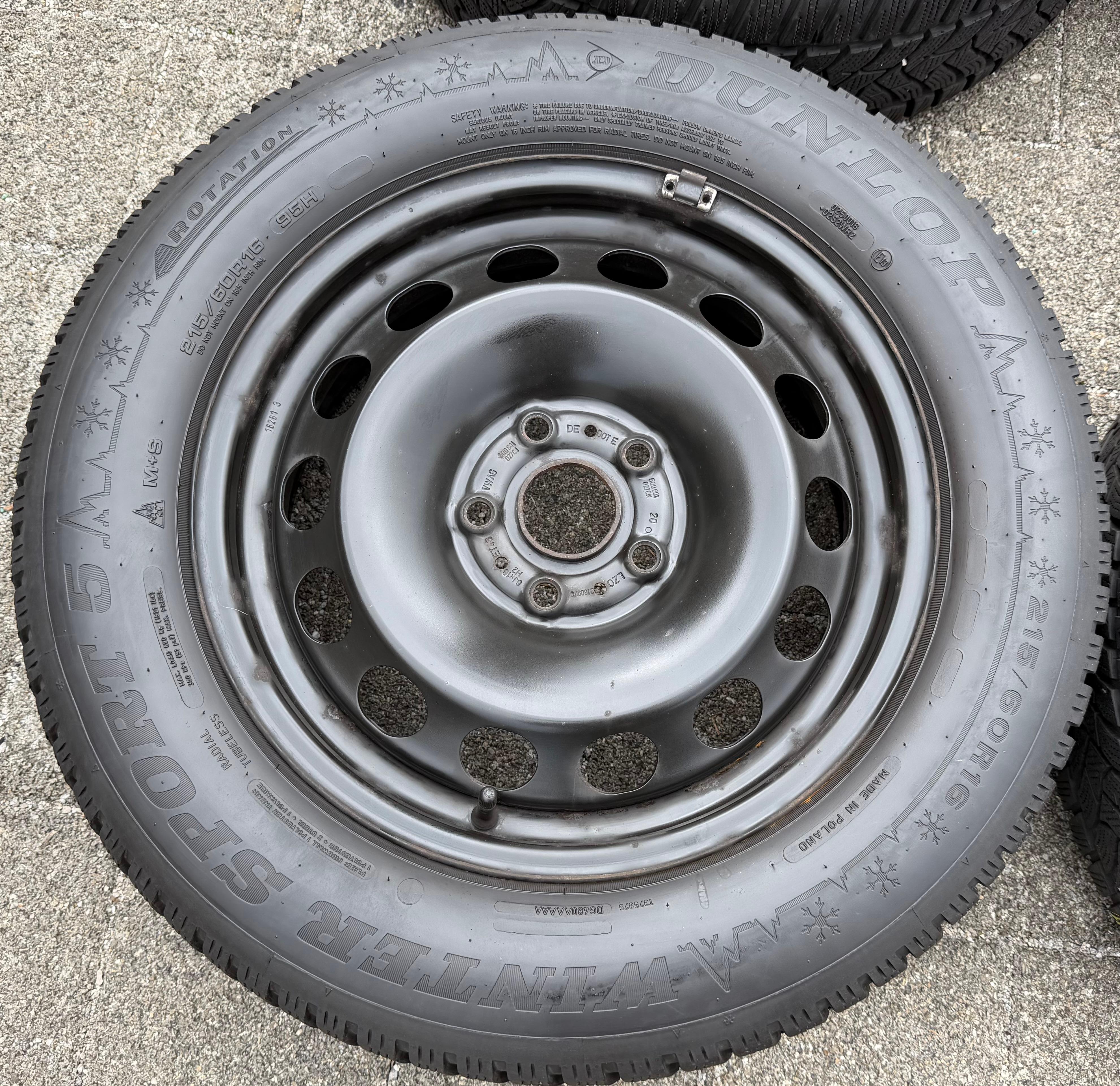 4 Winterräder VW T-Roc Skoda Karoq Seat Cupra Ateca 215/60R16 95H Dunlop