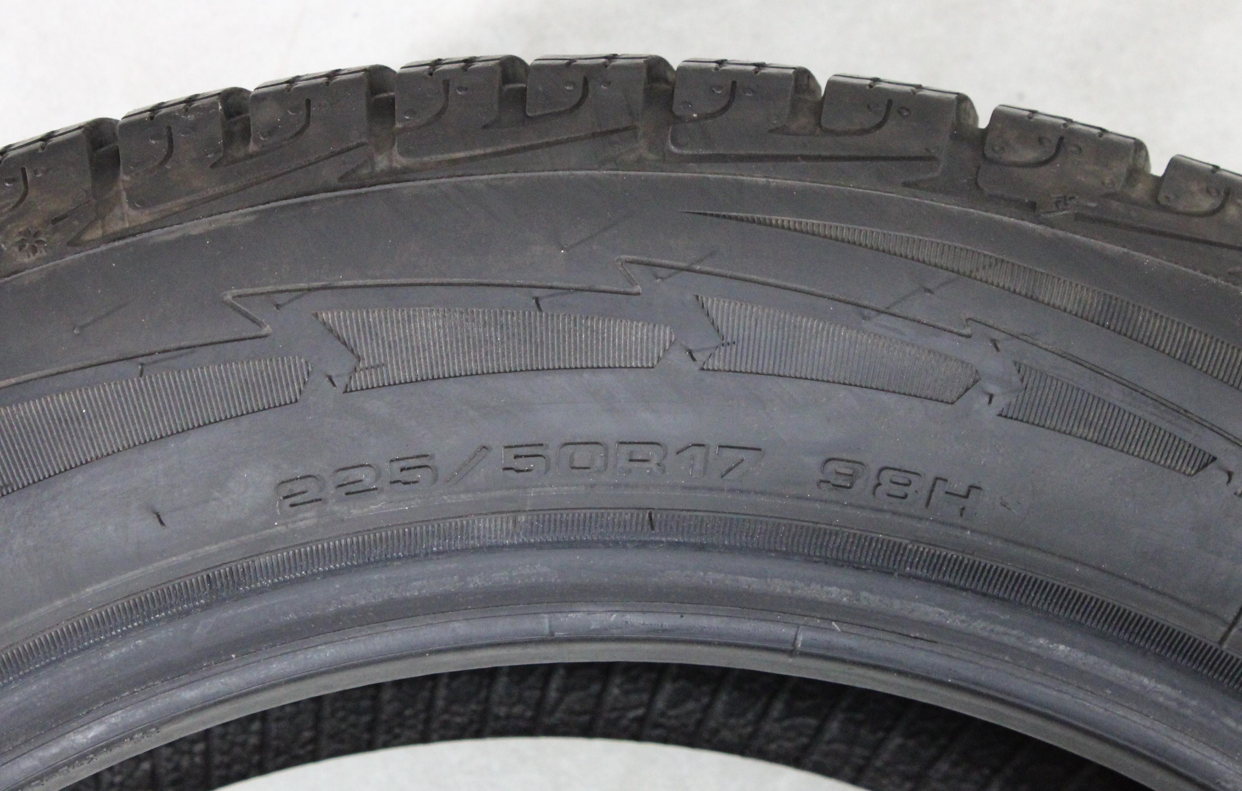 2 x 225/50R17 98H Winterreifen Goodyear Ultra Grip Performance GEN-1 MO 5-5,5mm 2021