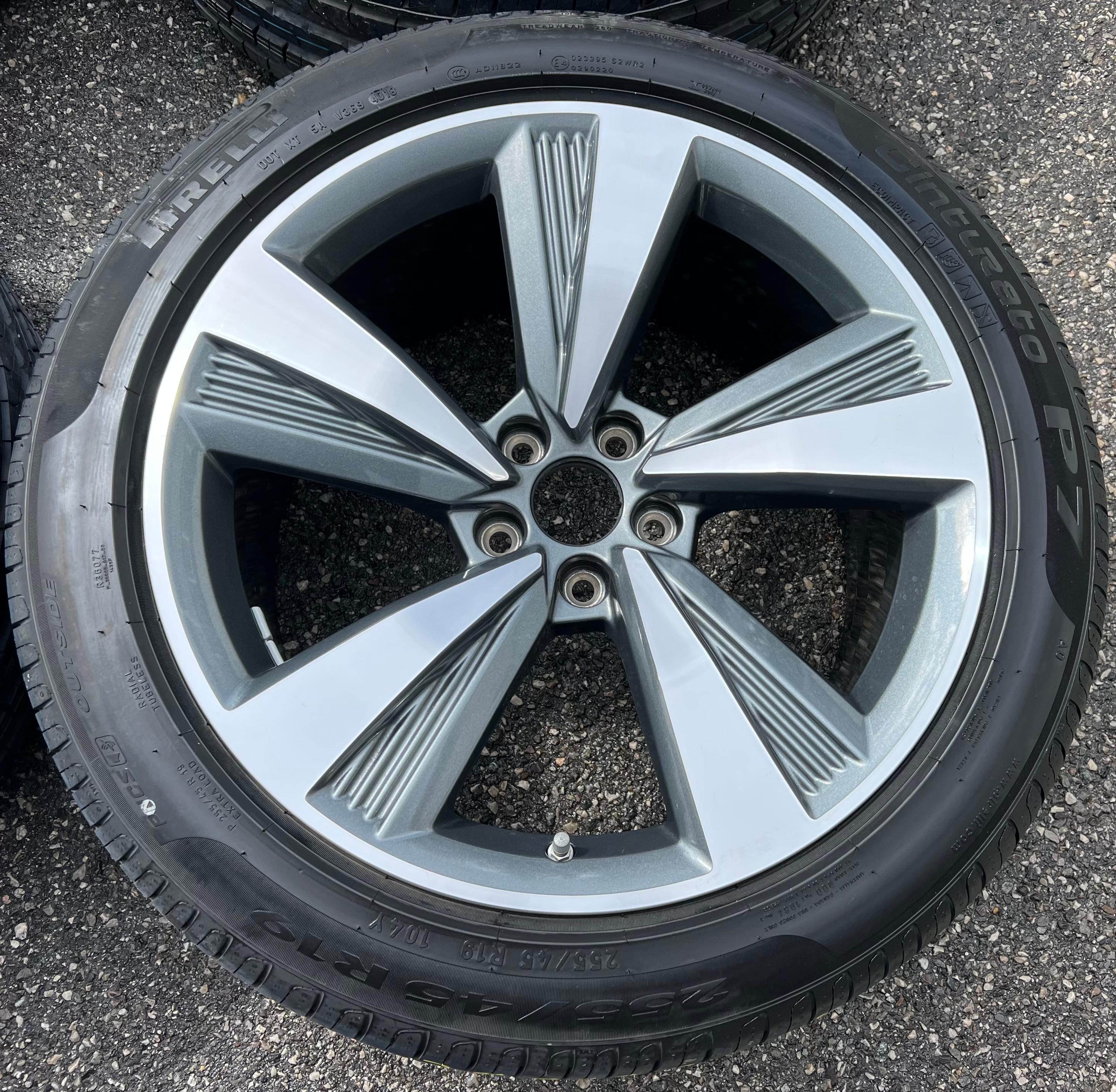 4 ORIGINAL 19" ALU SOMMERRÄDER AUDI A8 S8 4N 255/45R19 104Y 4N0601025C RDKS FREIHAUS