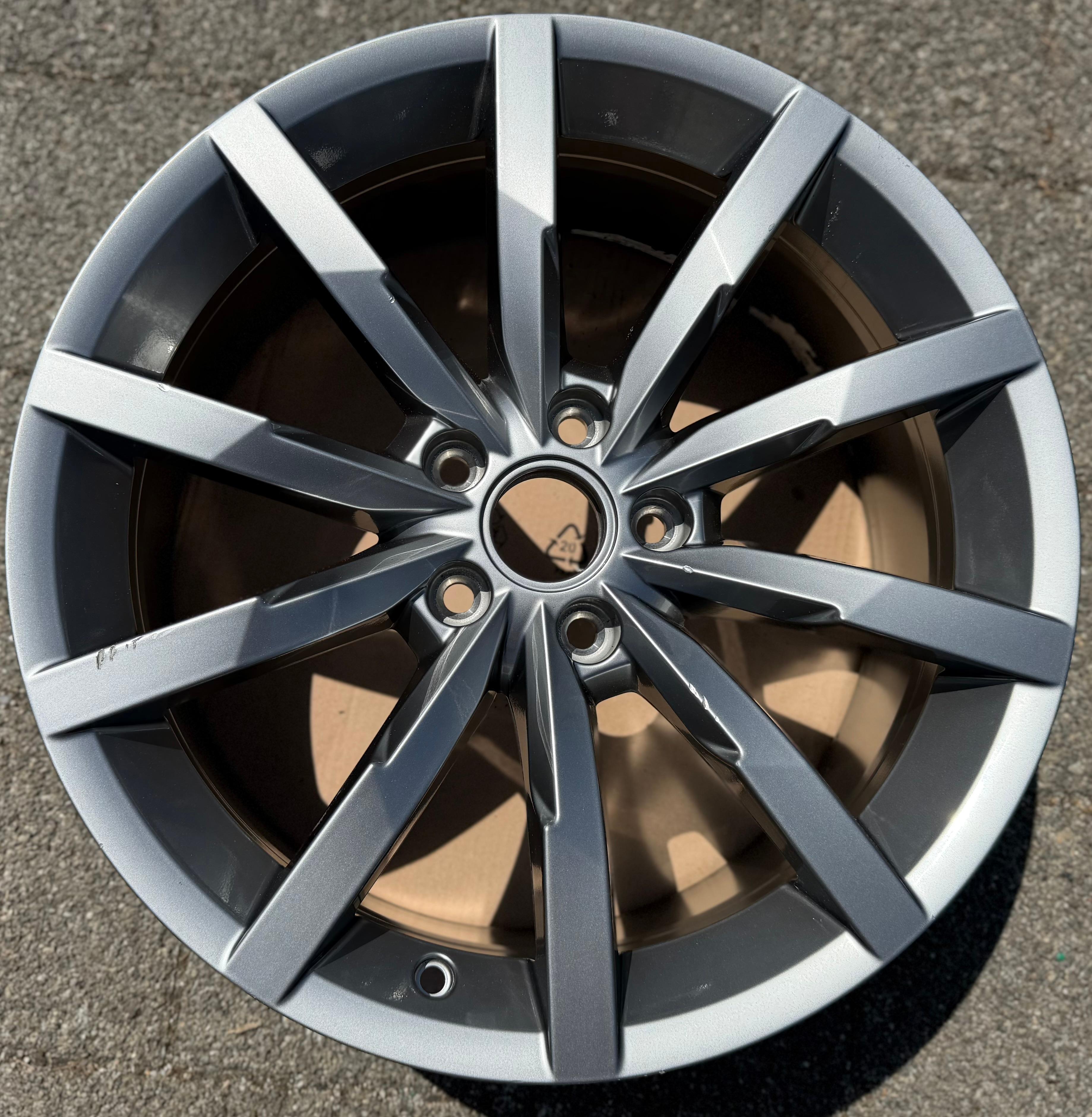 1 jante alu d'origine 18" pour VW Passat 3G B8 3G0601025Q Monterey 8x18 ET44