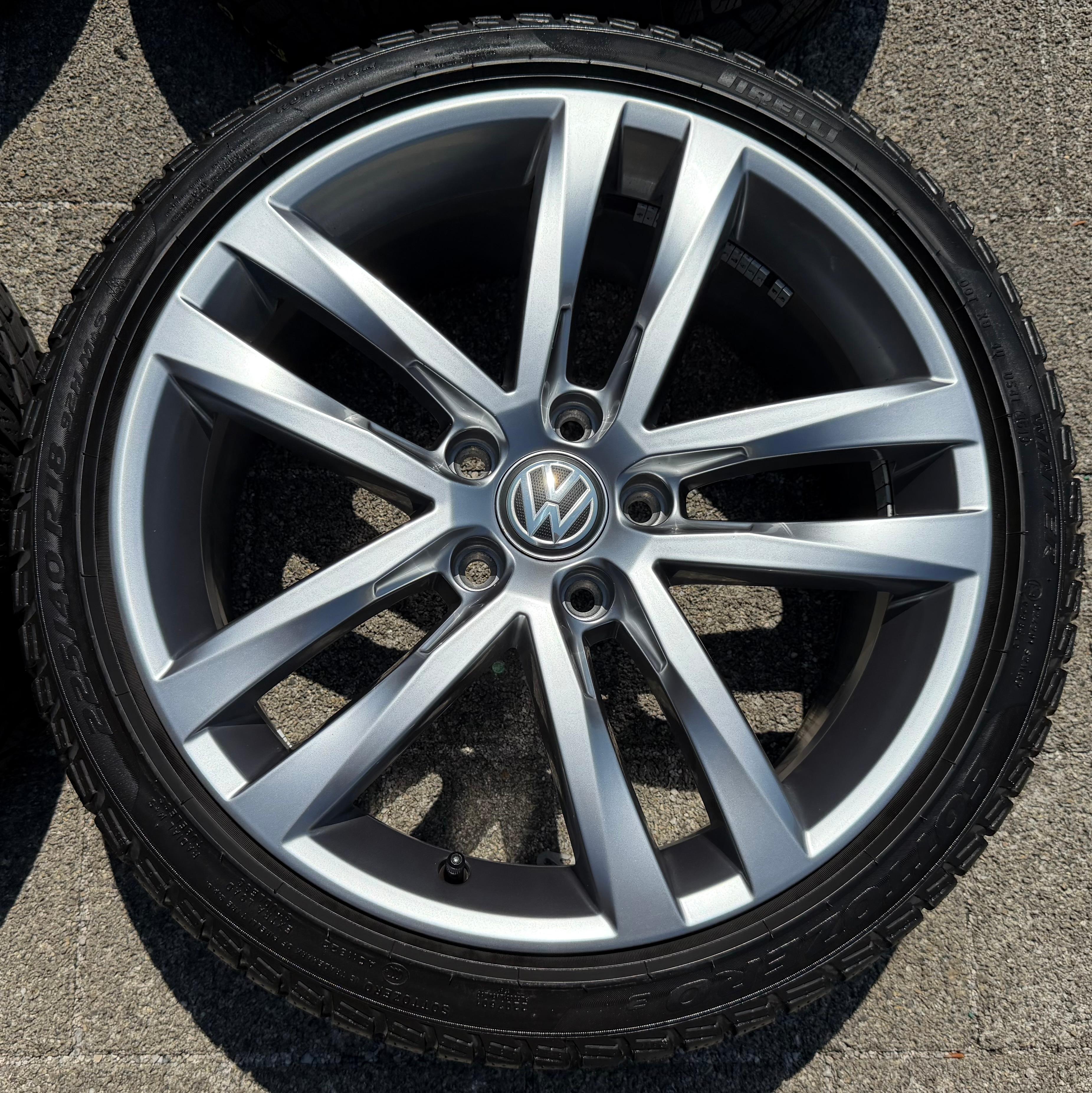 4 Original 18" Alu Winterräder VW Golf VII 7 AU 225/40R18 92V Salvador 5G0601025AF