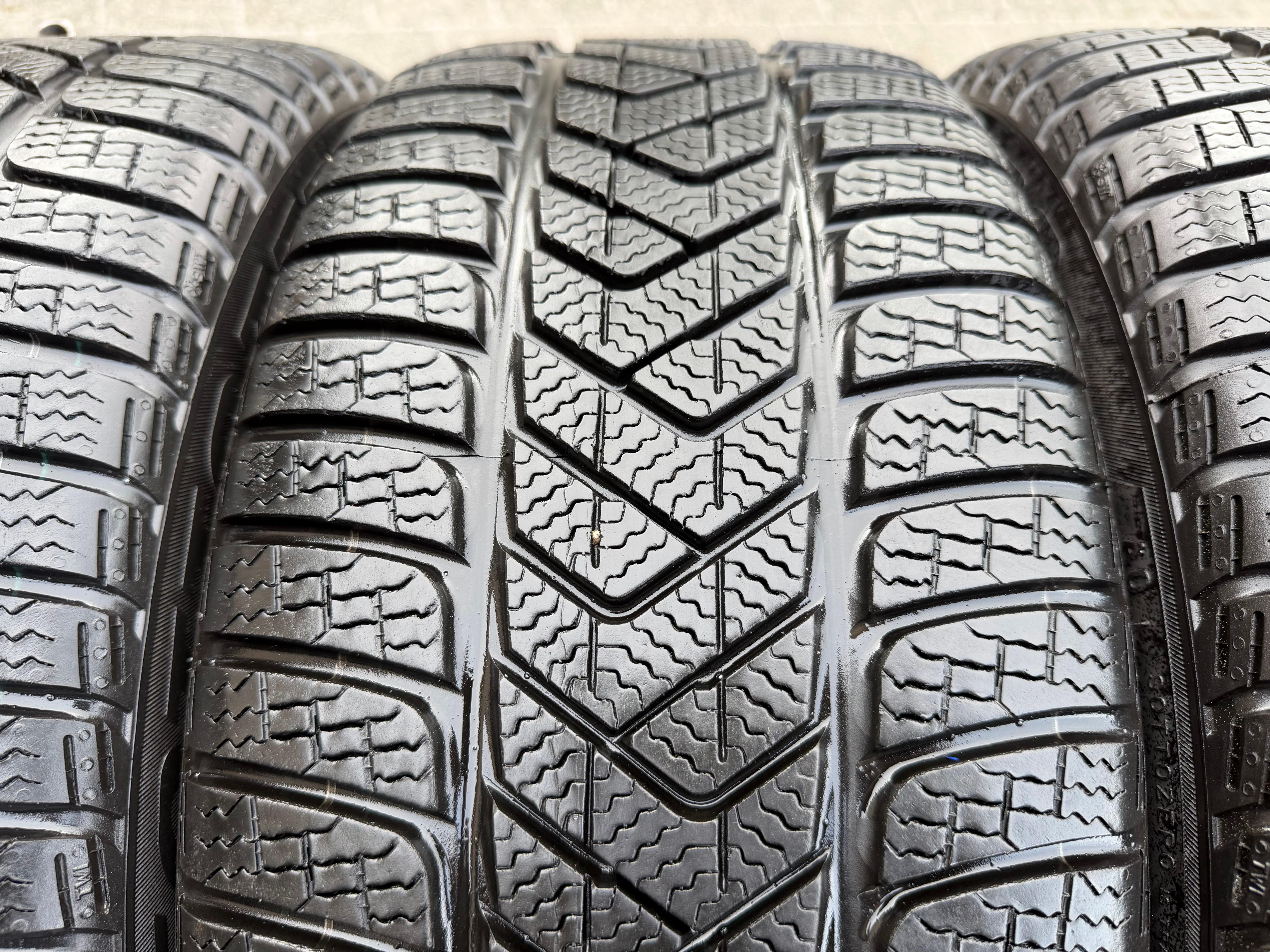 4 Original 18" Alu Winterräder Audi A5 8W F5 245/40R18 97V 8W0601025EE Pirelli