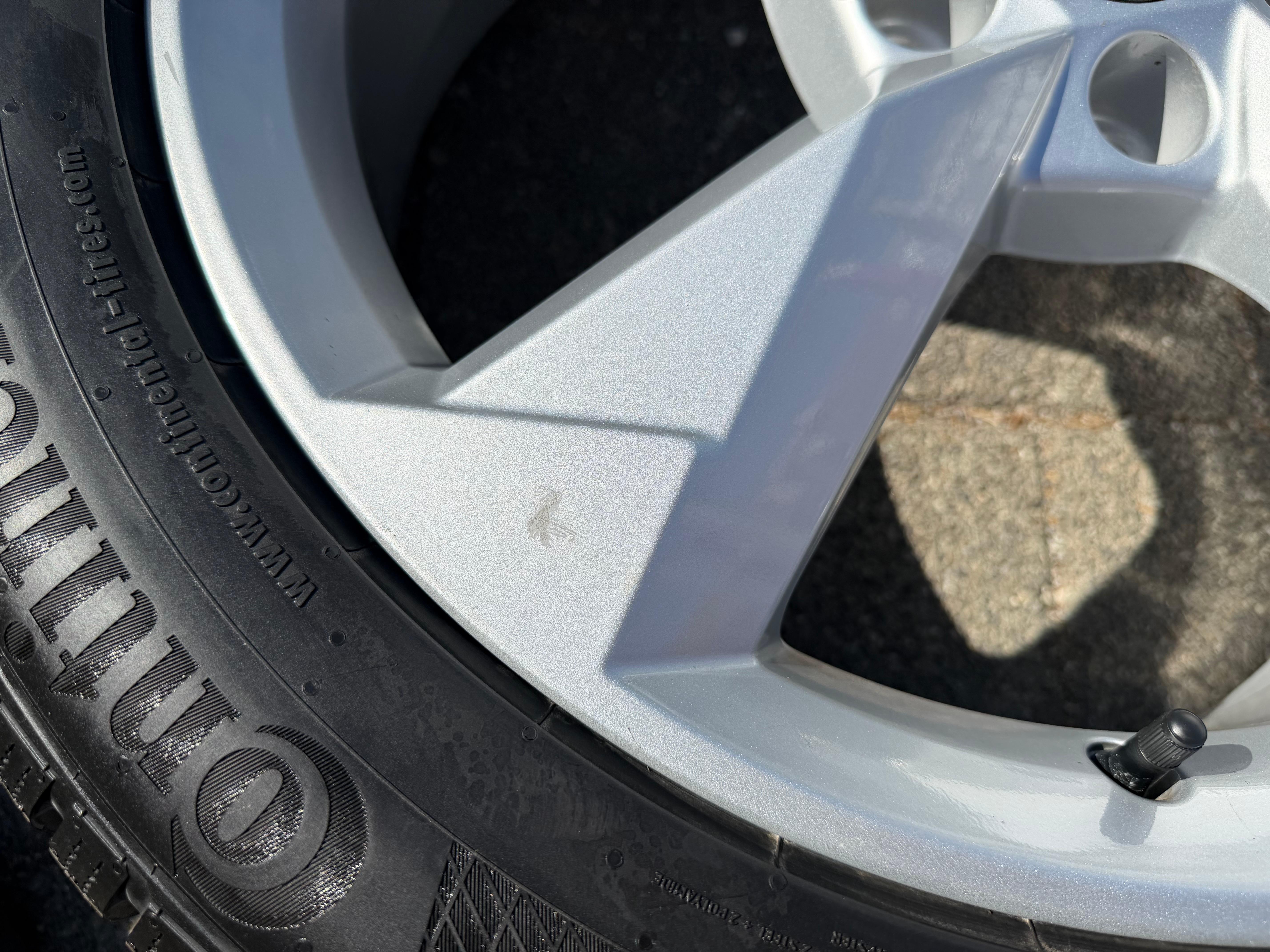 4 Original 19" Alu Winterräder Audi Q3 F3B 83A 83A601025N 235/50R19 99V Continental 2023