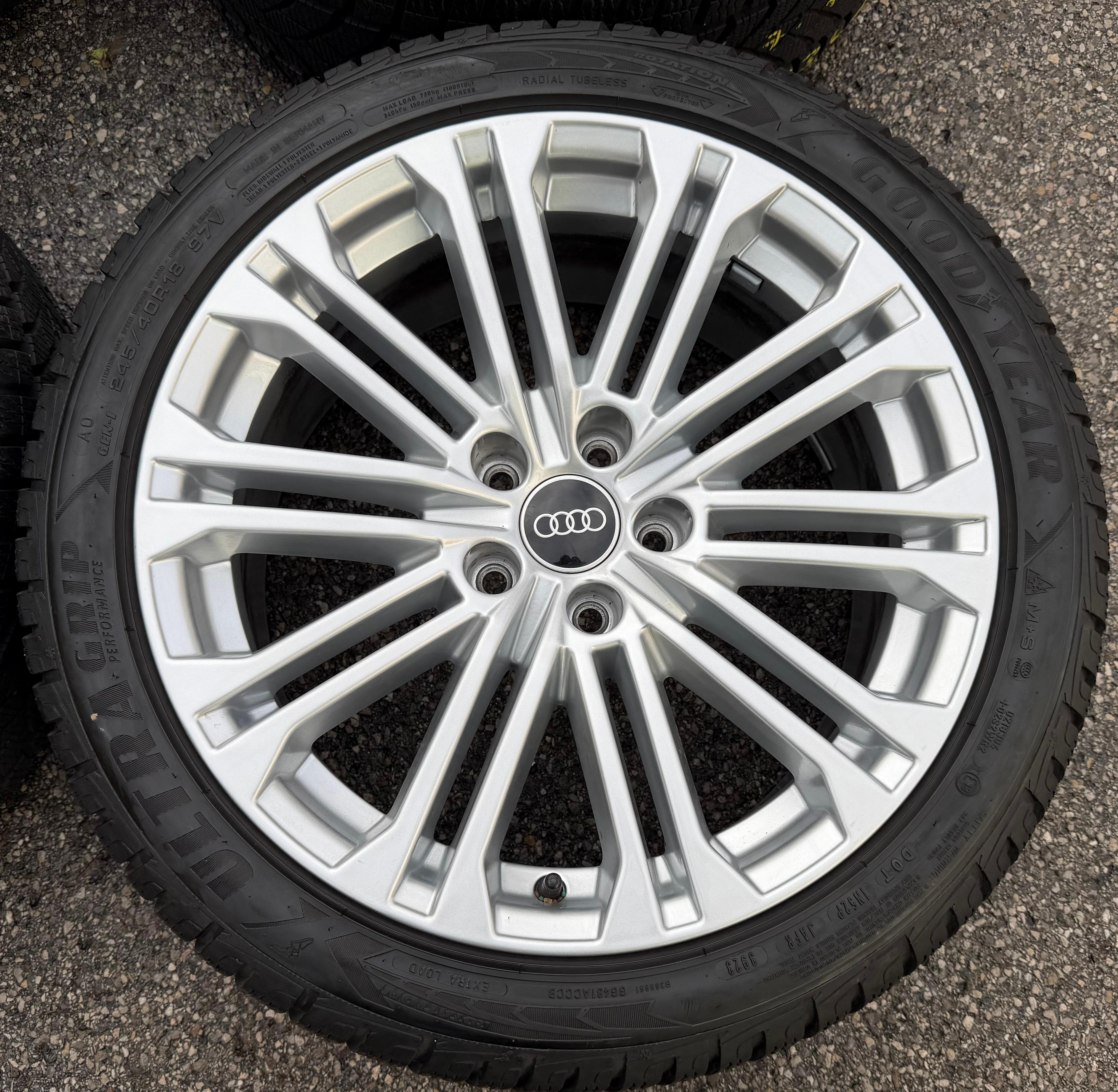 4 ruedas de invierno de aluminio originales de 18" para Audi A5 S5 8W F5 245/40R18 97V 8W0601025EE Goodyear