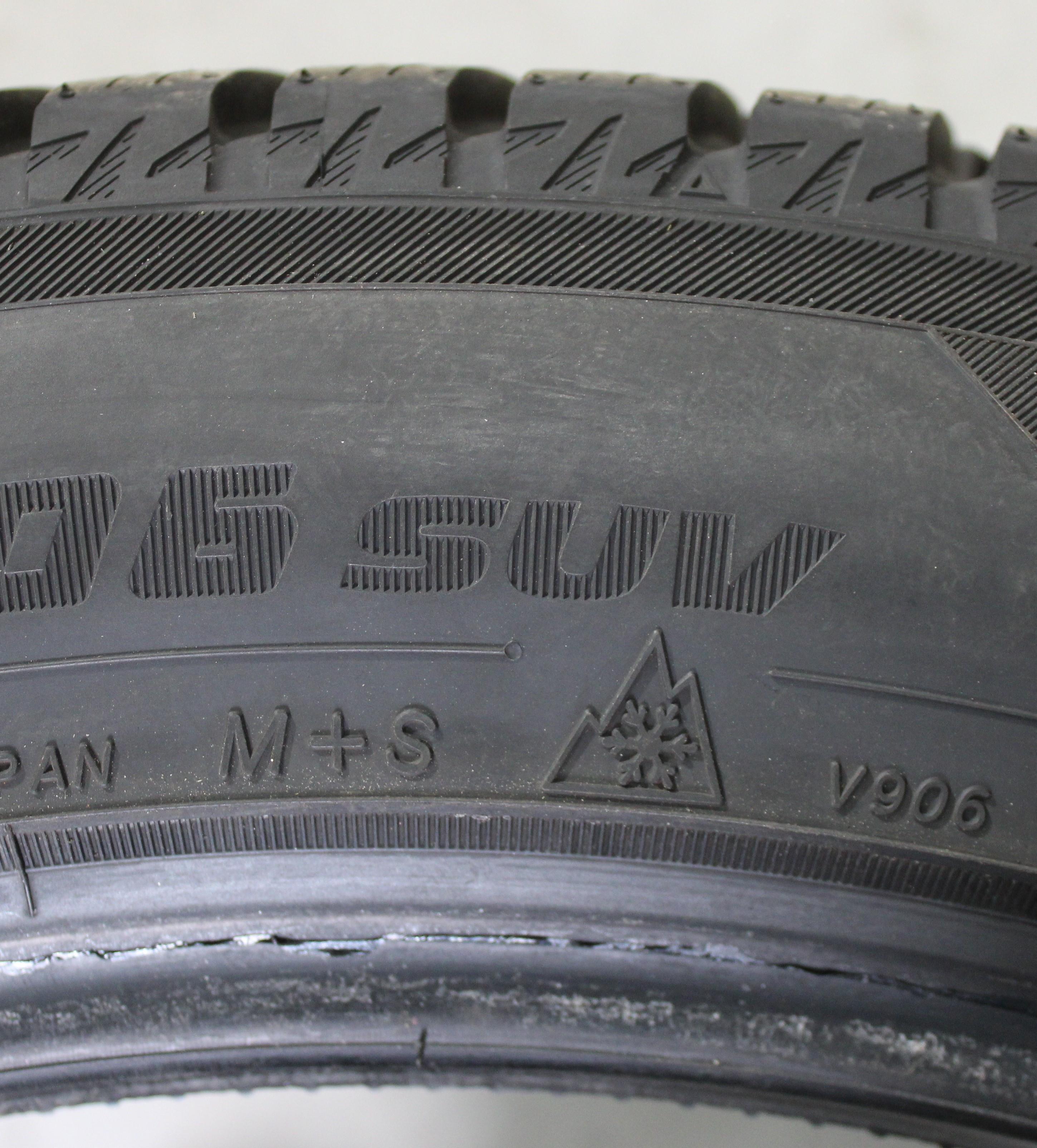 4 x 285/40R21 109W Winterreifen Yokohama BluEarth Winter V906 SUV 7,5-8mm 2024 XL Freihaus