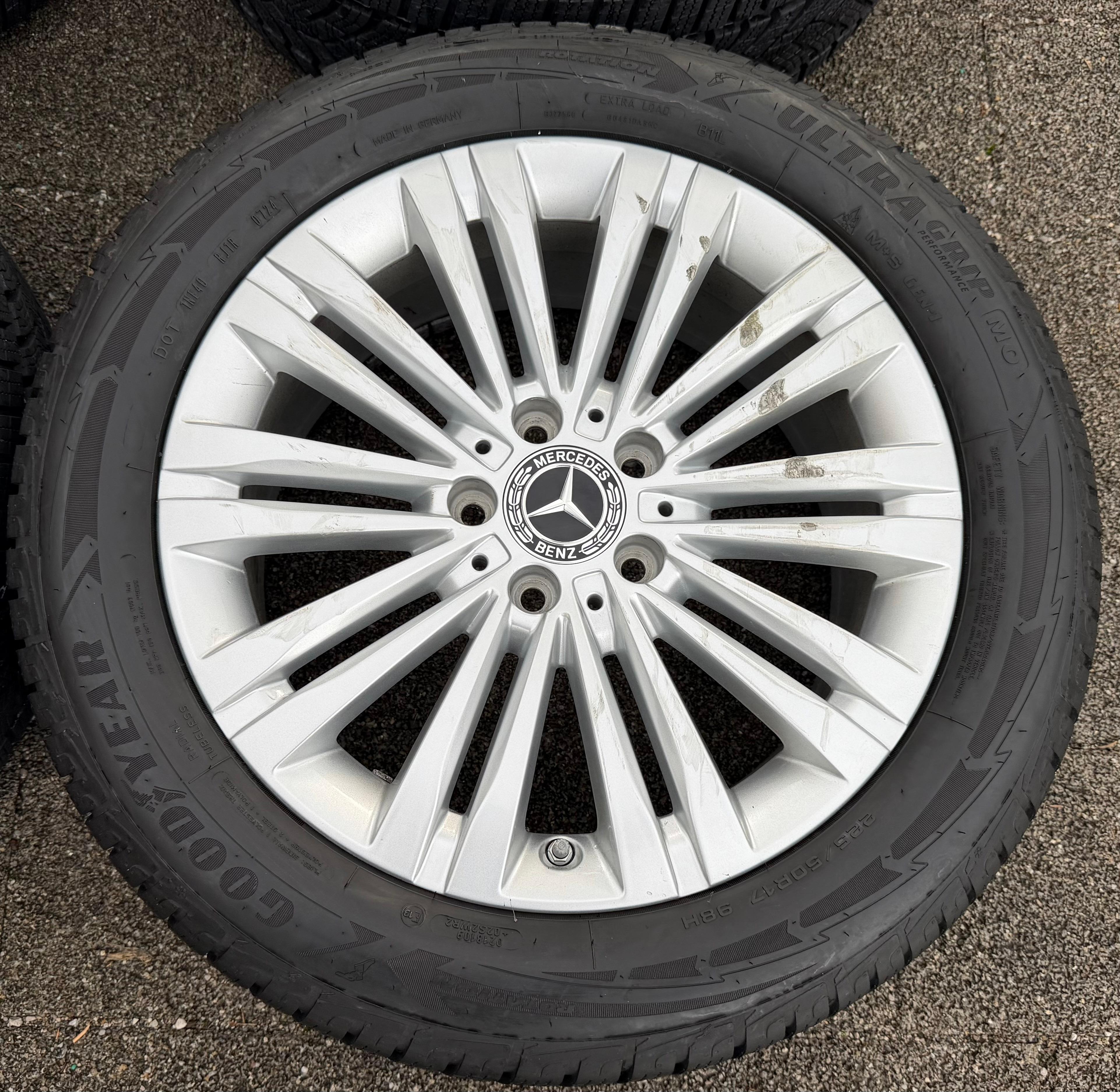 4 Original 17" Alu Winterräder Mercedes C-Klasse W206 A2064014400 2024 Goodyear