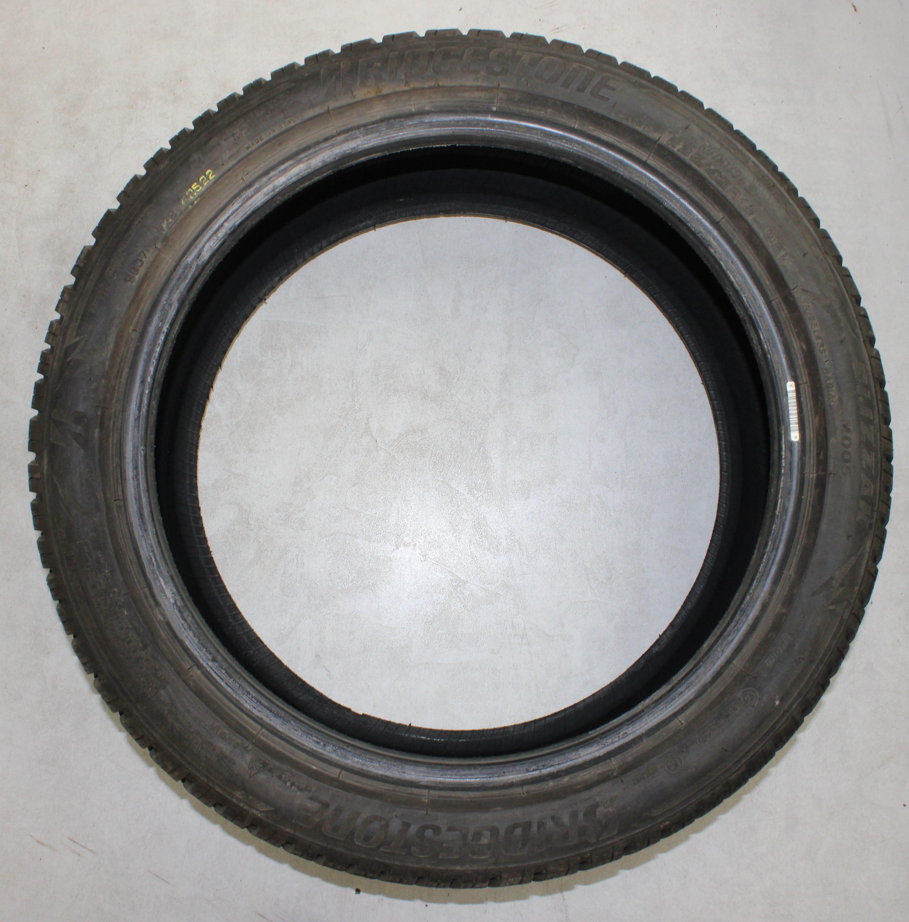 1 x 225/45R18 95V Winterreifen Bridgestone Blizzak LM005 8mm 2022