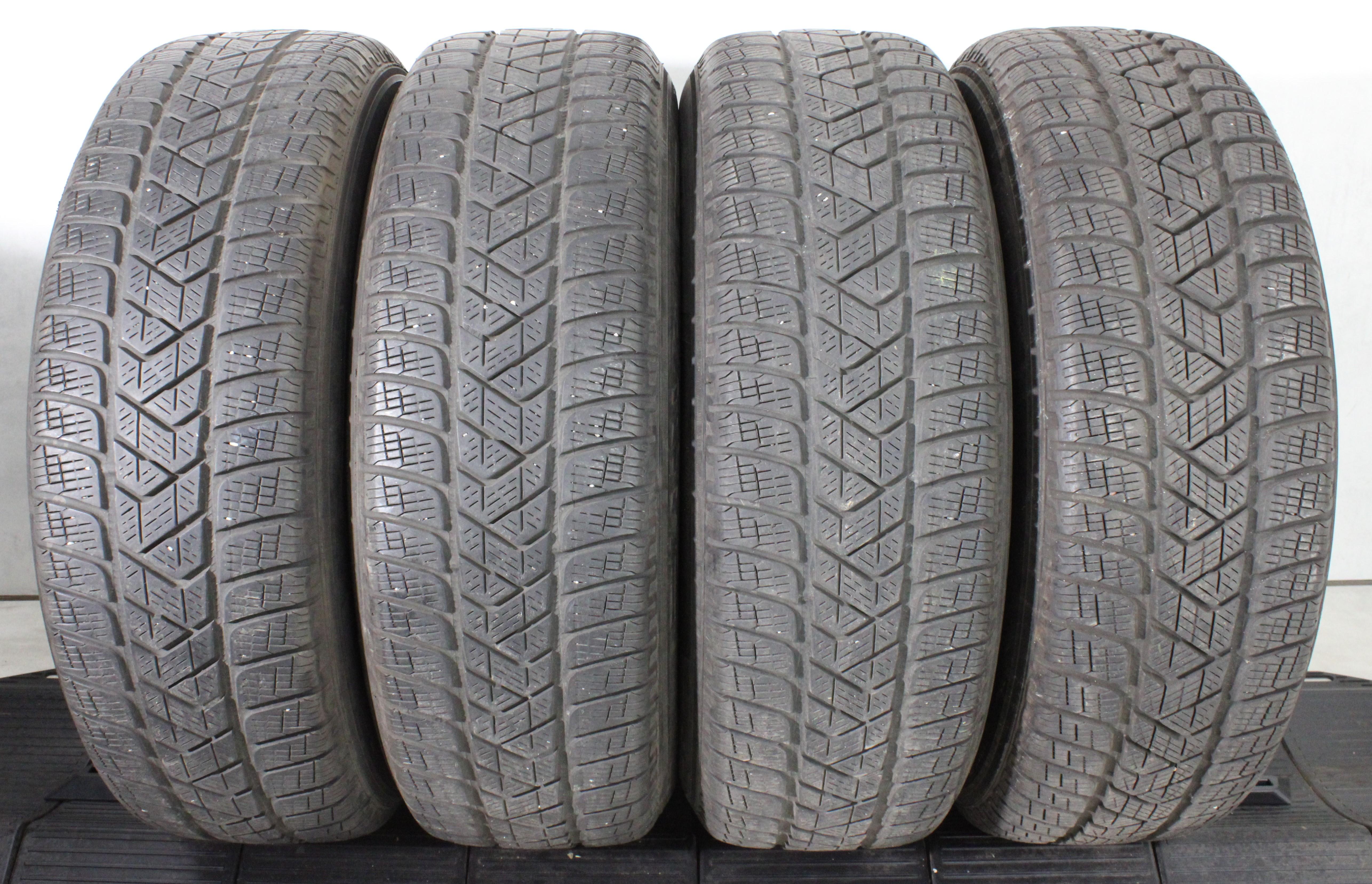 4 x 215/70R16 104H Winterreifen Pirelli Scorpion Winter 3x4-4,5mm/1x6mm 3x2017/1x2019