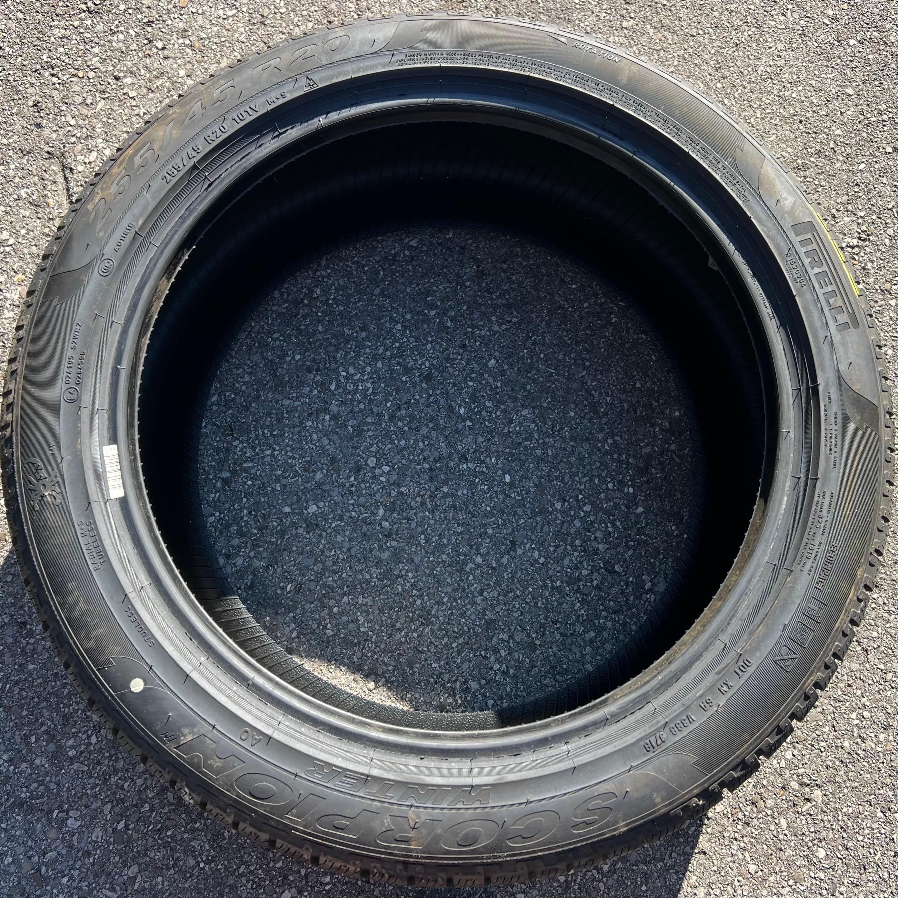 1 x 255/45R20 101V pneumatico invernale Pirelli Scorpion Winter AO battistrada integro 2018