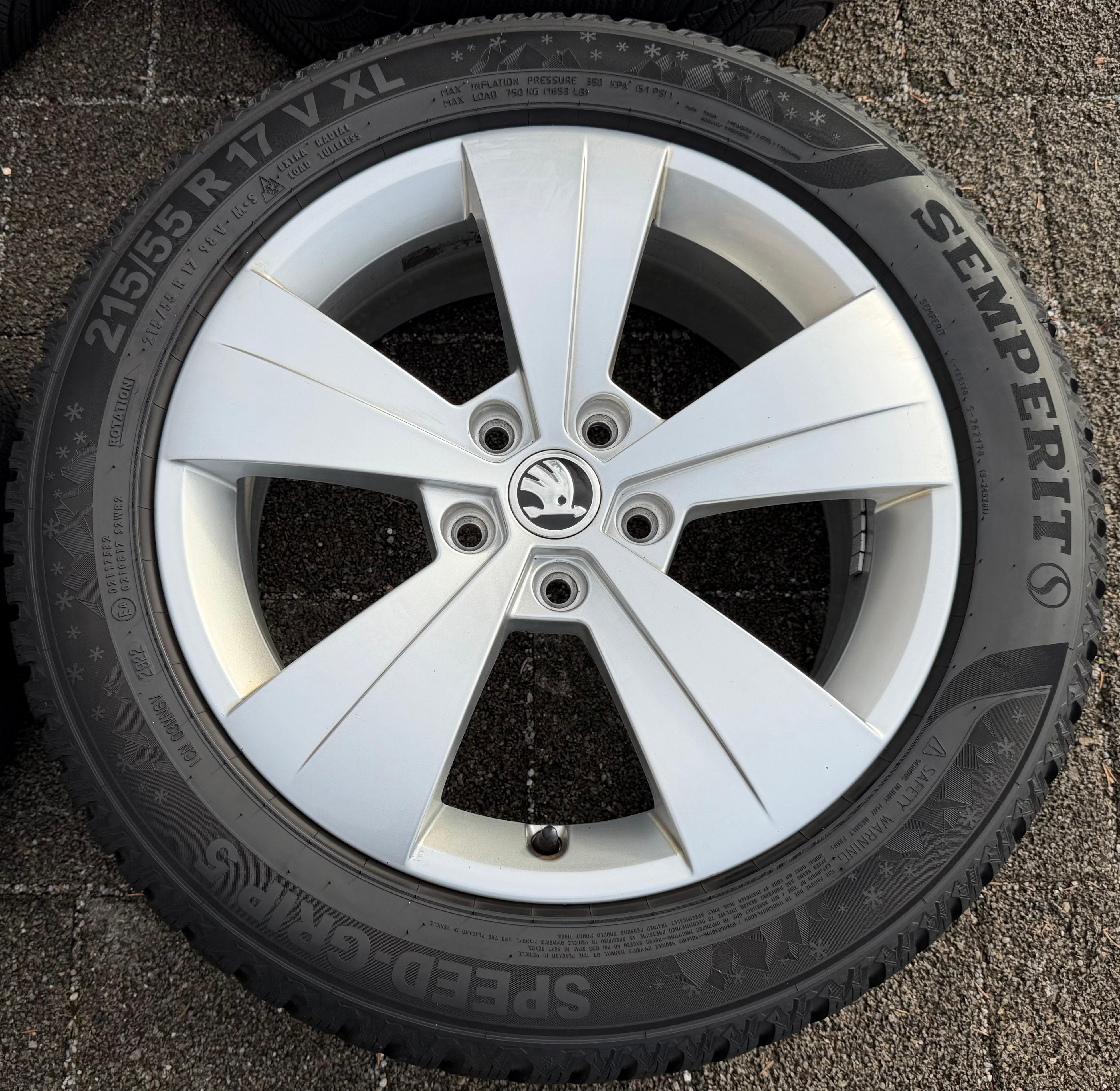 4 ruedas de invierno de aluminio originales de 16" para Skoda Superb III 3V 215/55R17 98V 3V0601025AS