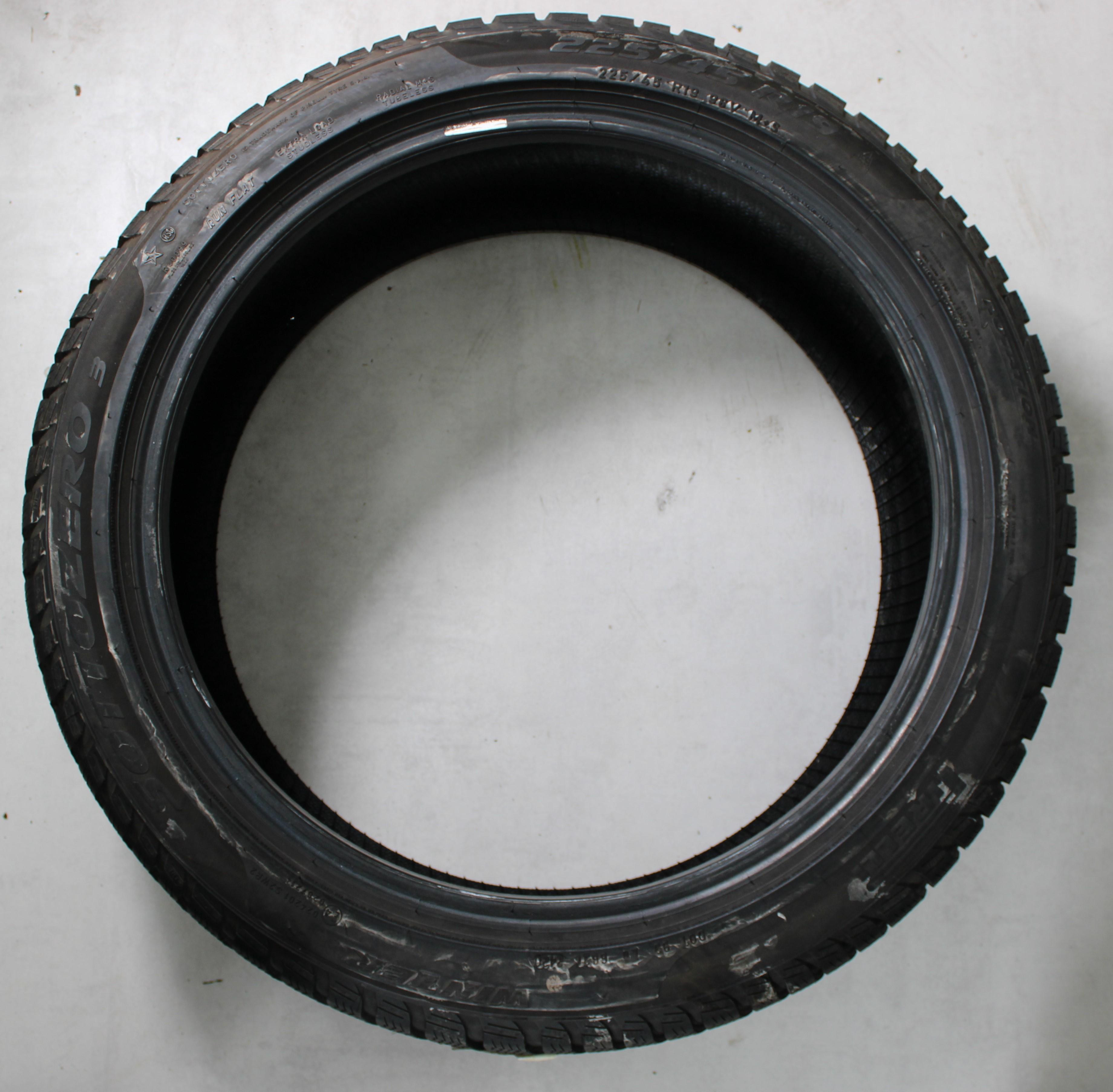 4 x 225/45R19 96V Winterreifen Pirelli Sottozero 3 Runflat 6mm 2020 *