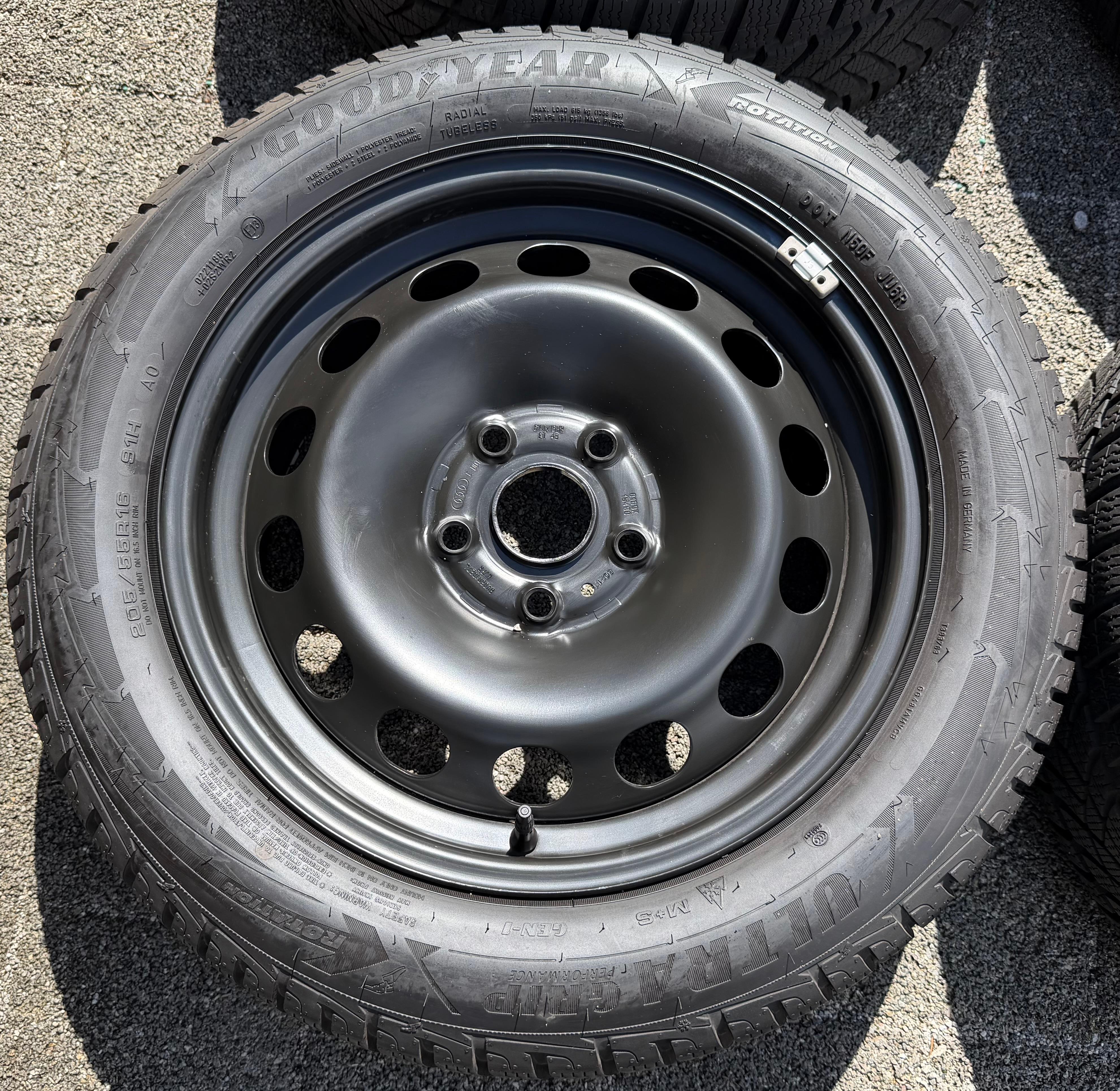 4 Winterräder Audi A3 8V Sportback Cabrio  205/55R16 91H Goodyear 8V0601027A 2020
