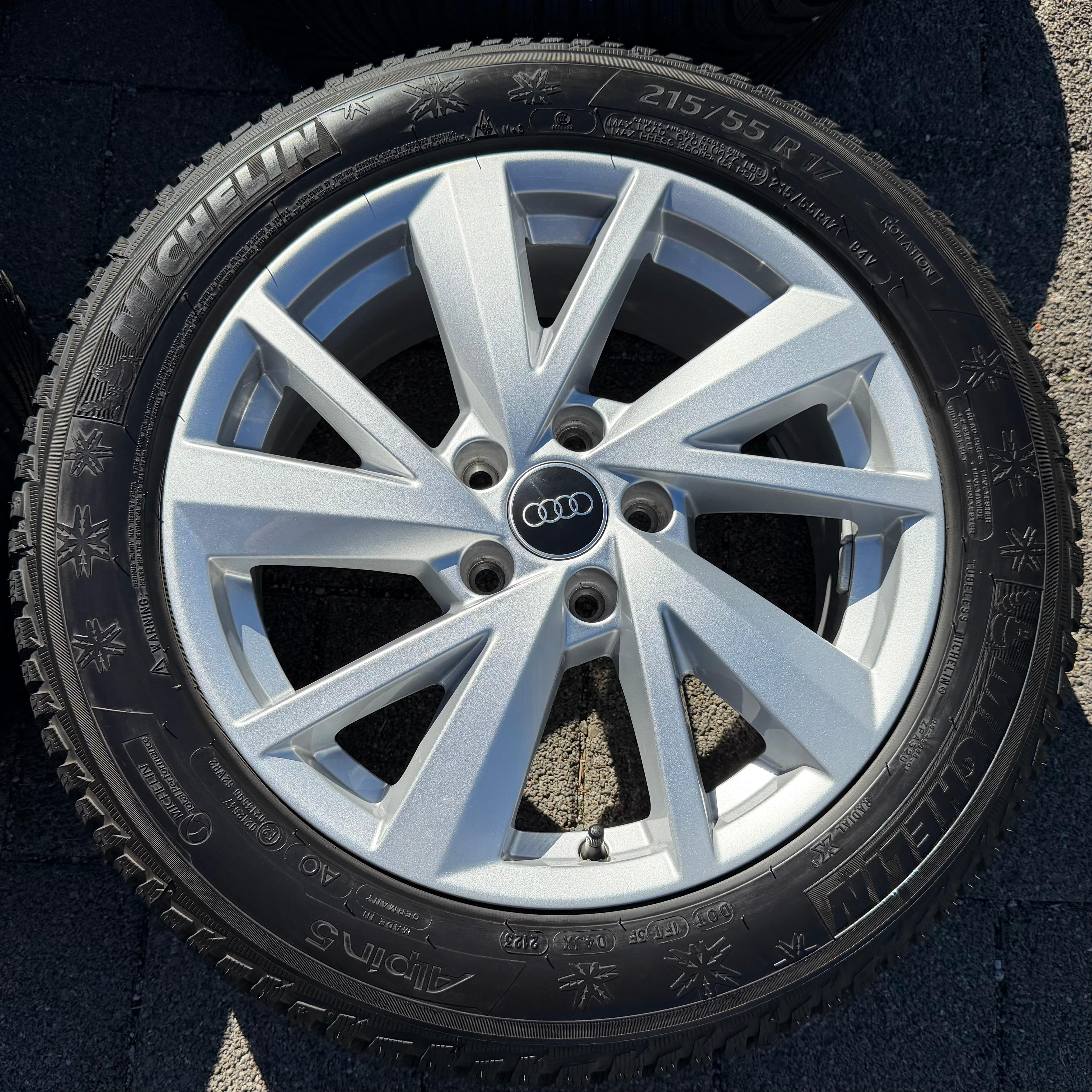 4 Original 17" Alu Winterräder Audi Q2 GA 215/55R17 94V Michelin 8MM 2023