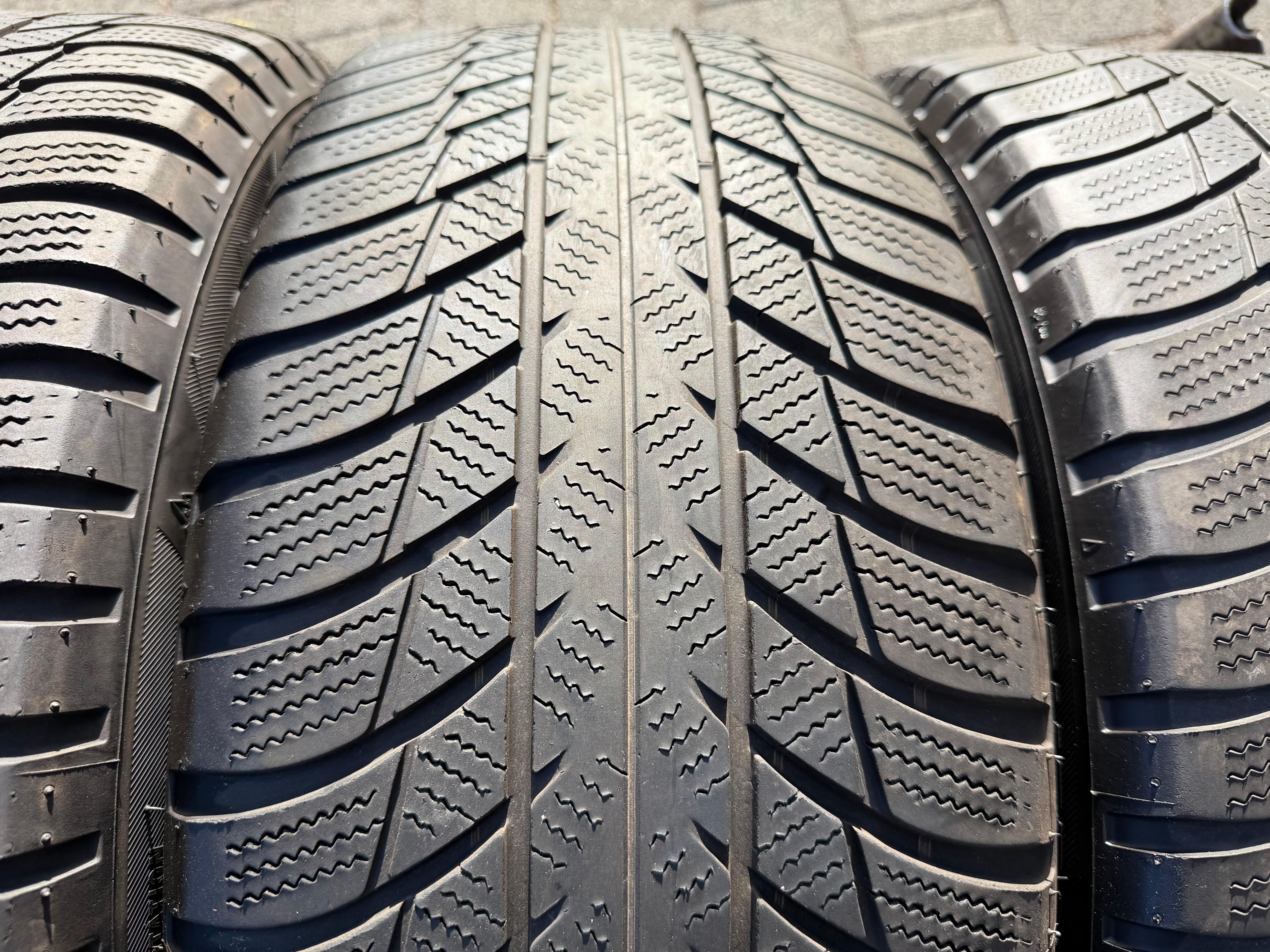 4 Original 17" Alu Winterräder Audi A4 B9 8W 8W0601025P 225/50R17 98H Bridgestone