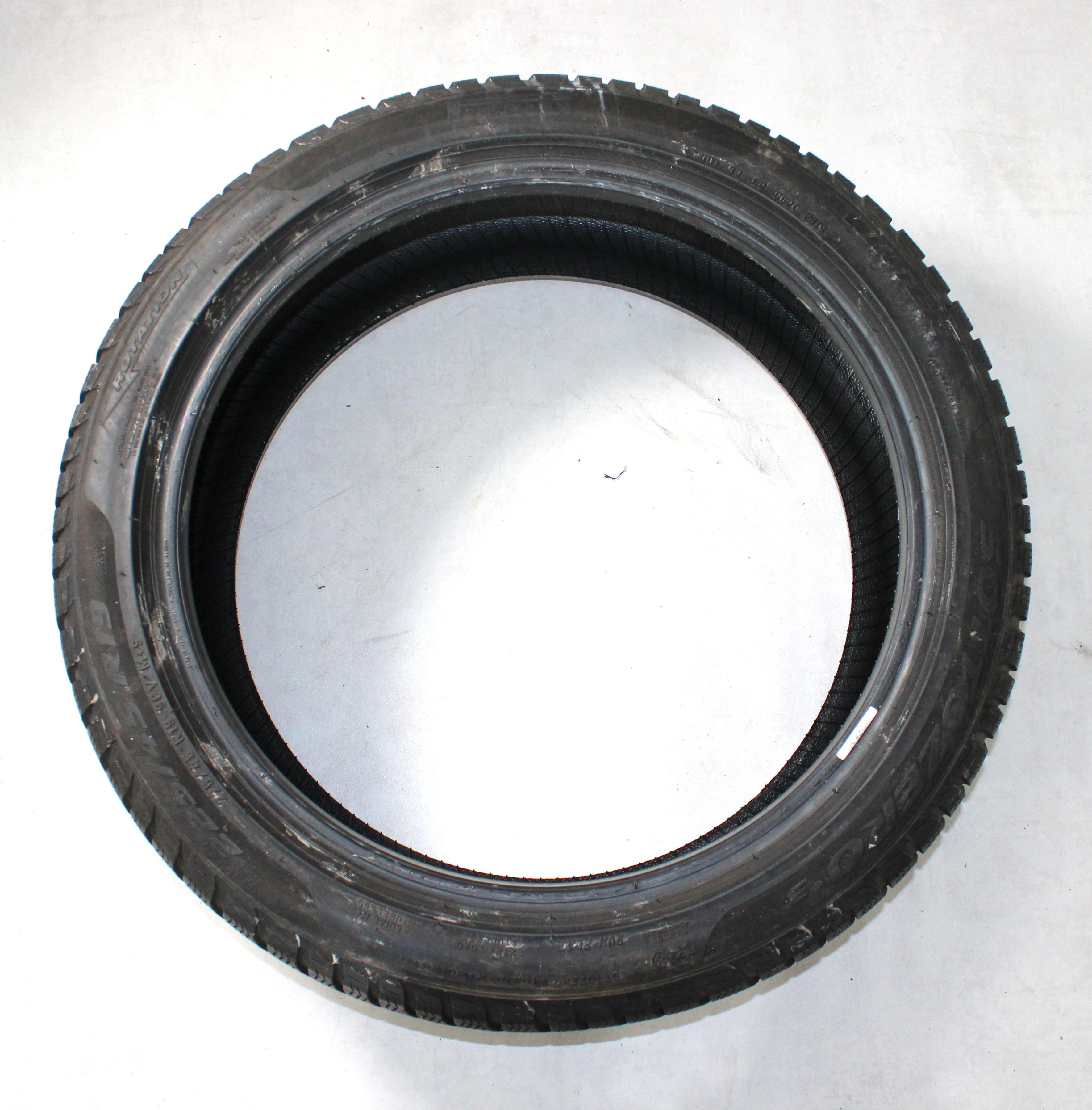 4 x 225/45R19 96V Winterreifen Pirelli Sottozero 3 Runflat 5,5mm 2019 *