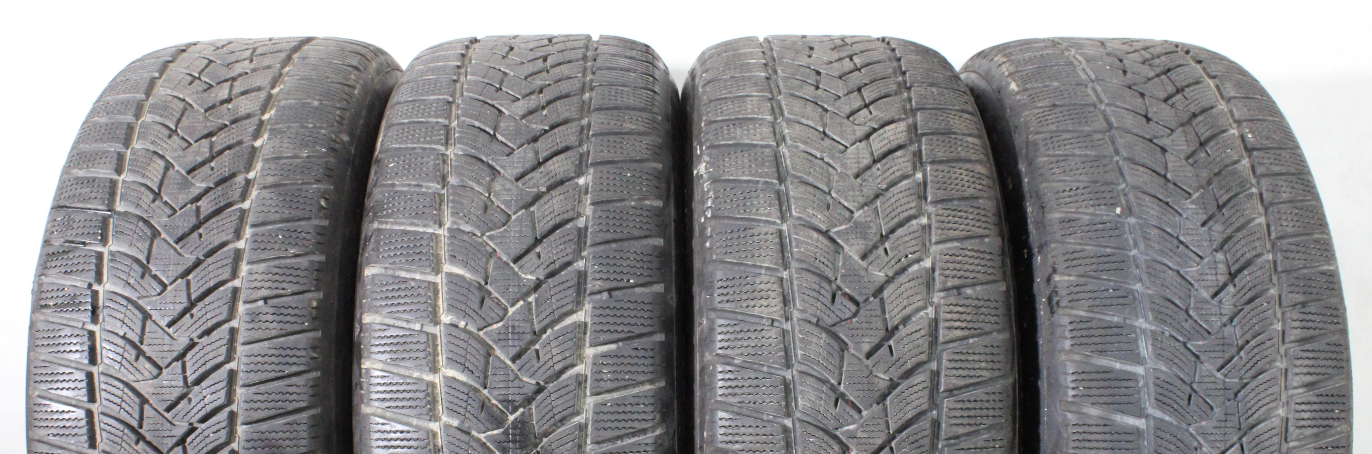 4 x 235/55R17 103V pneus hiver Dunlop Winter Sport 5 1x5,5-6mm/3x6-6,5mm 1x2017/3x2018