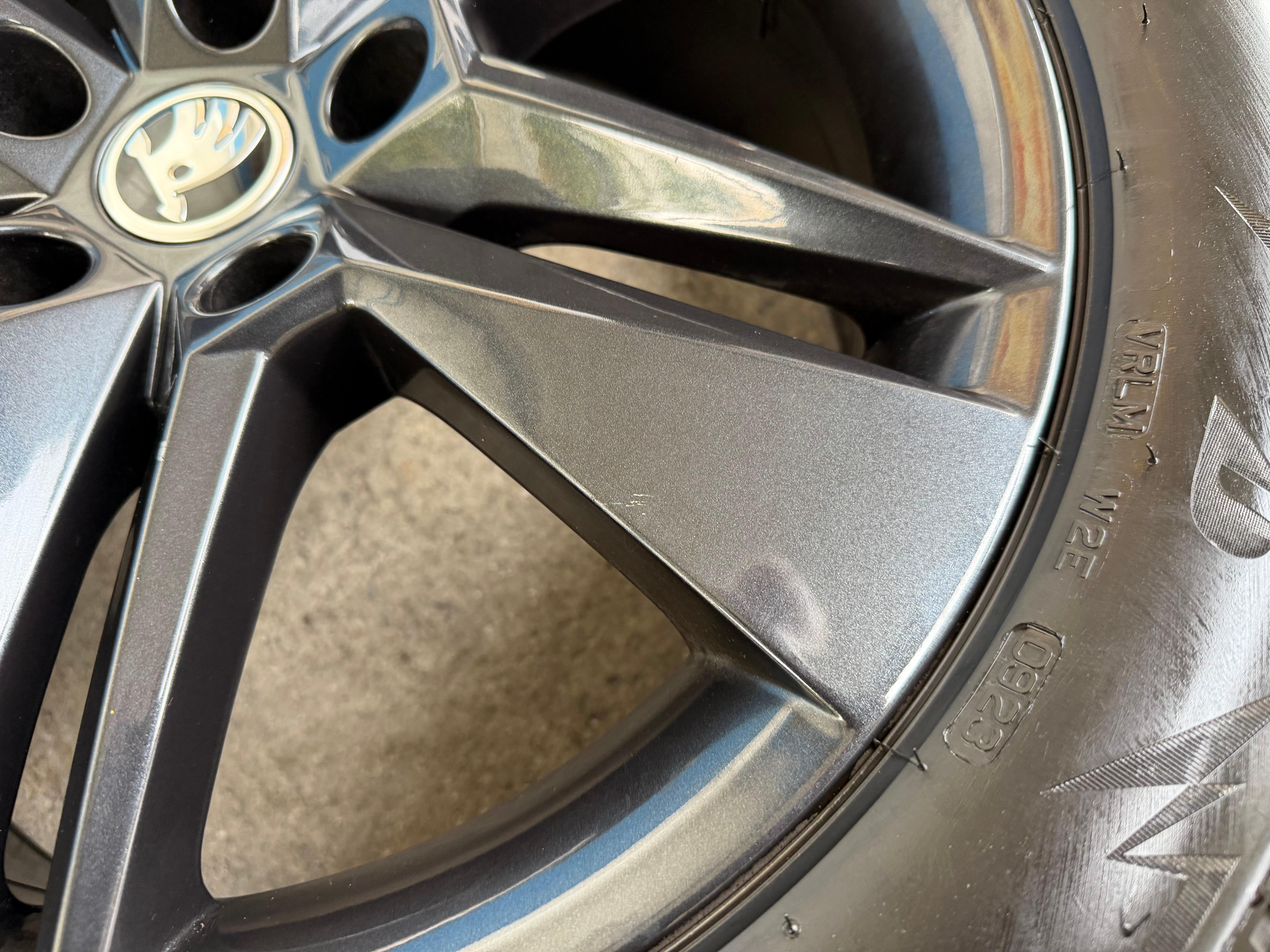 4 Original 17" Alu Winterräder Skoda Superb III 3V 215/55R17 98V 3V0601025BH
