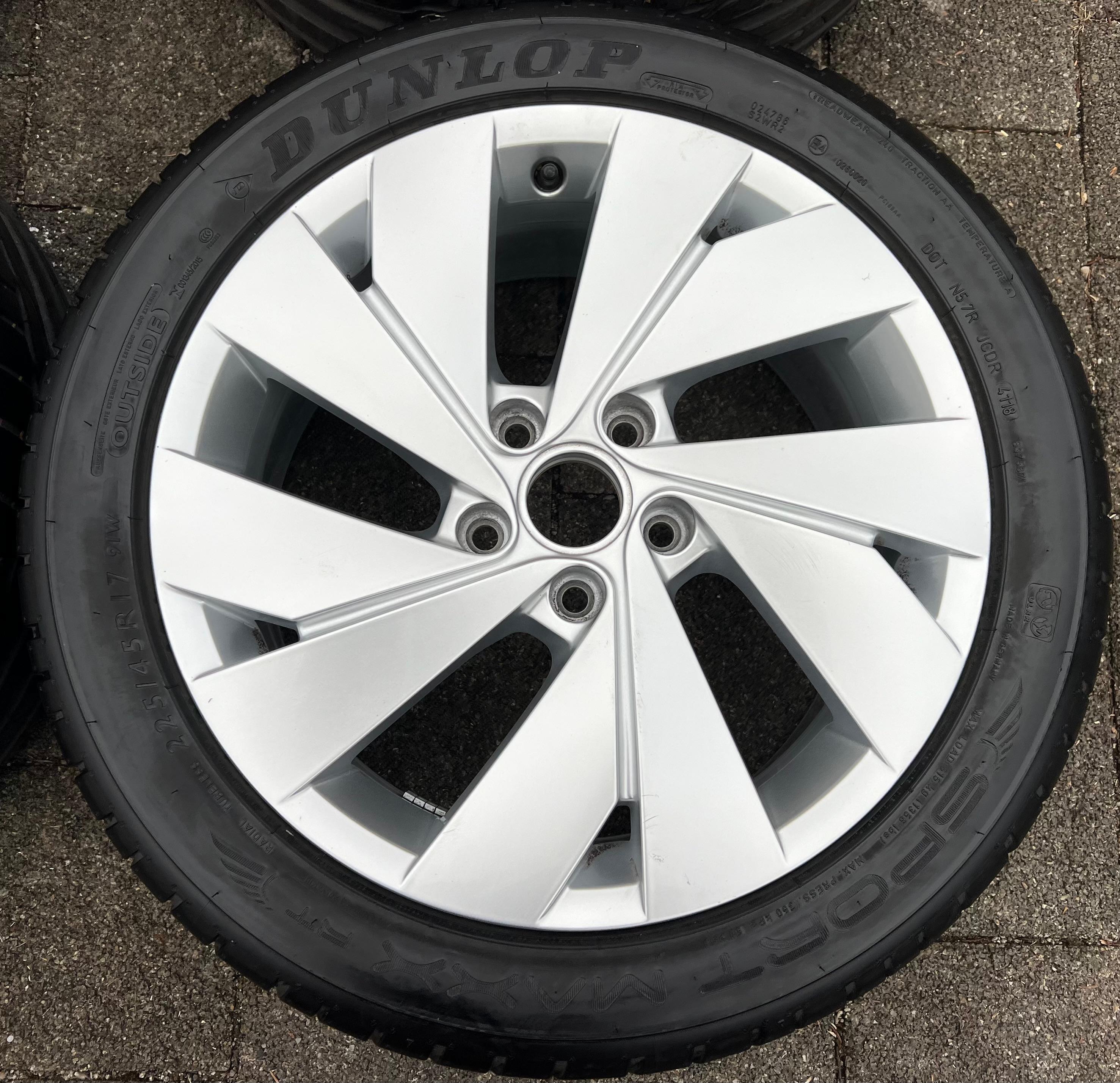 4 CERCHI ESTIVI ORIGINALI DA 17" IN ALLUMINIO VW GOLF 8 VIII 225/45R17 91W DUNLOP BELMONT CONSEGNA GRATUITA